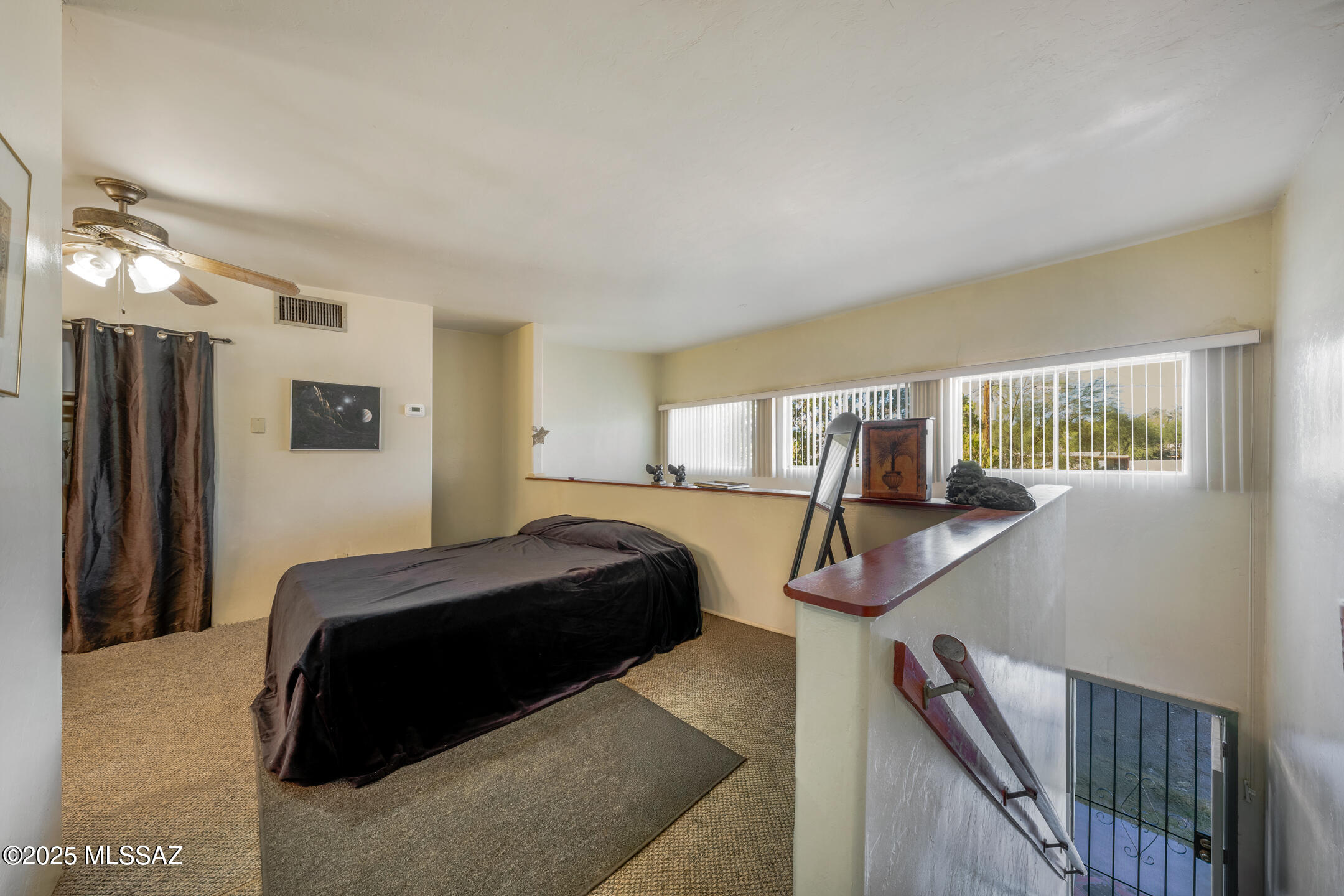 2813-2815 N Castro Avenue