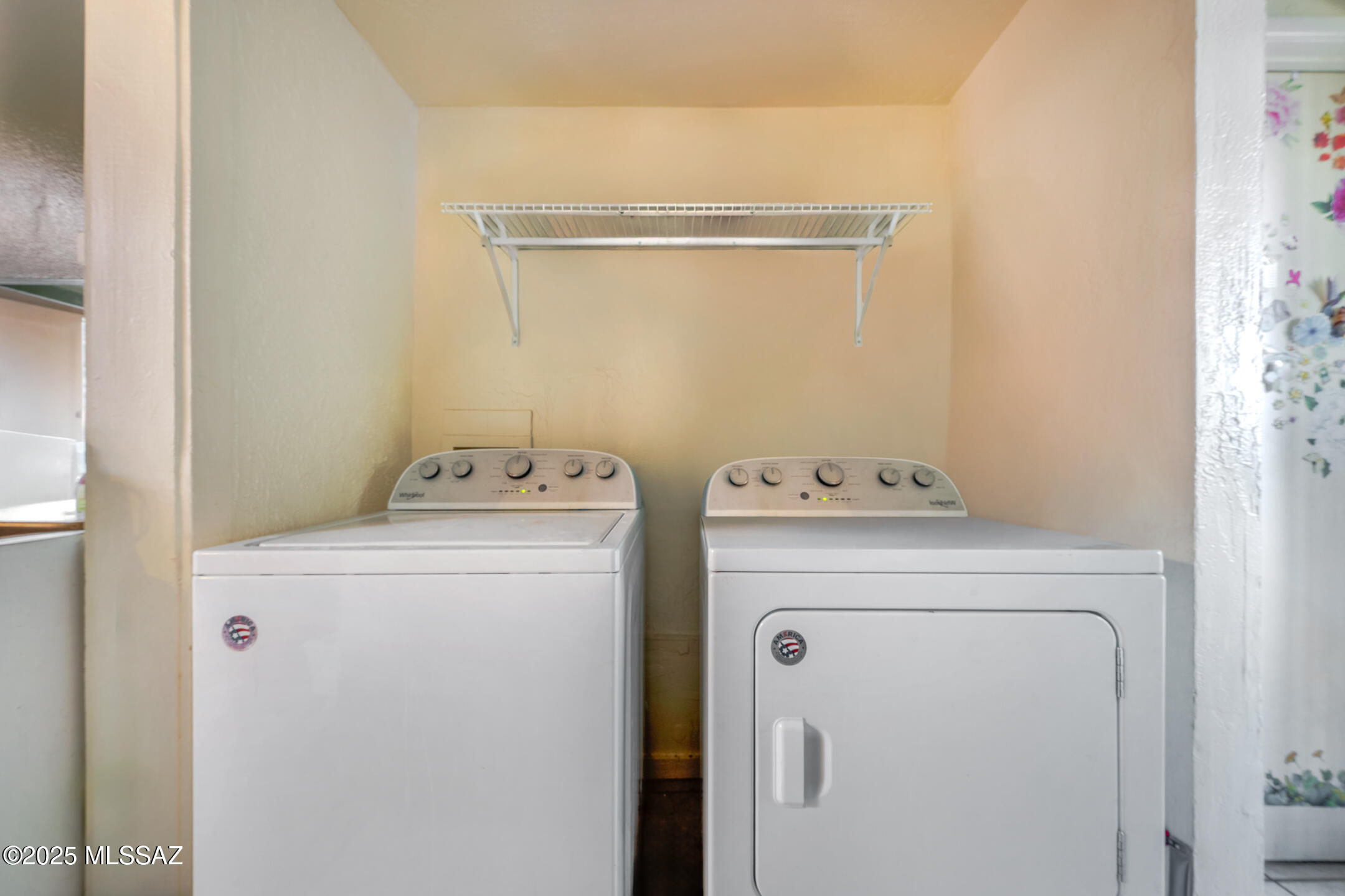 2813-2815 N Castro Avenue