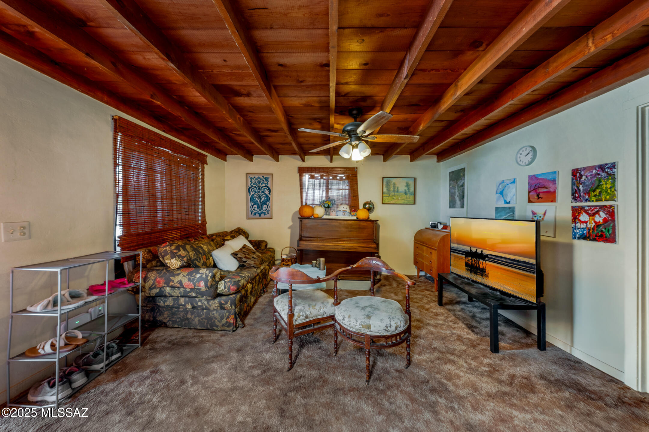 2813-2815 N Castro Avenue