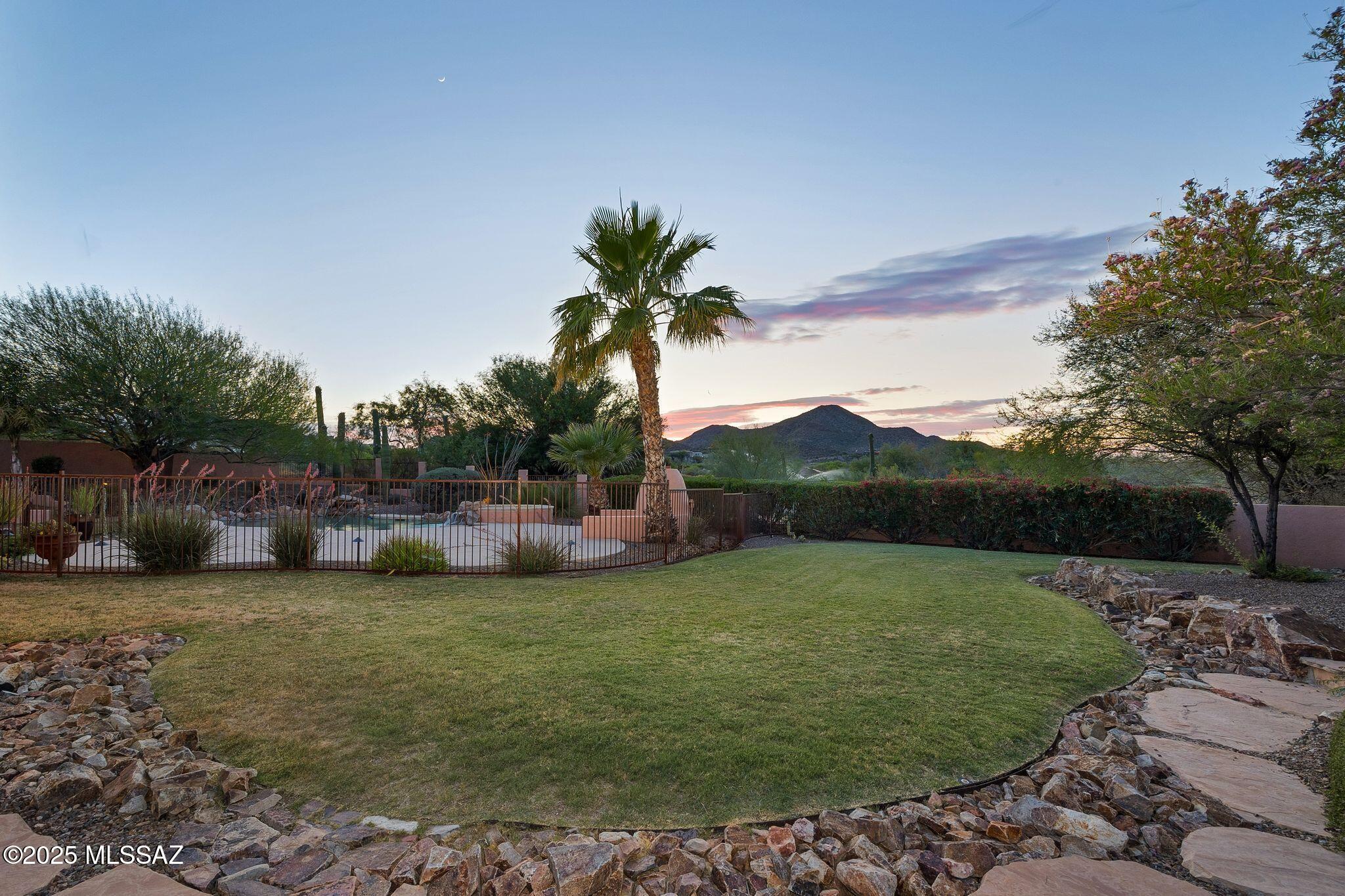 3276 W Tumamoc Drive