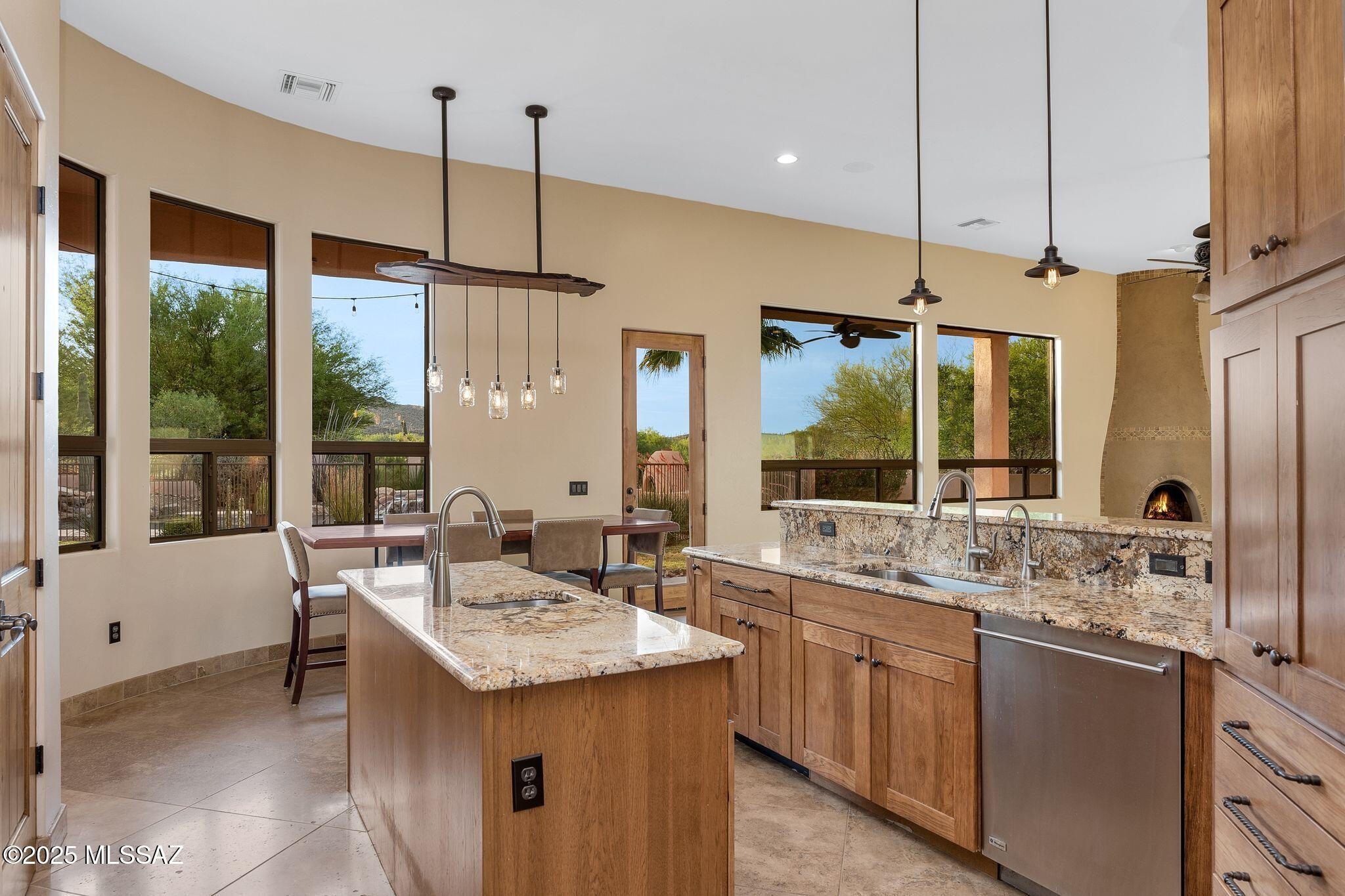 3276 W Tumamoc Drive