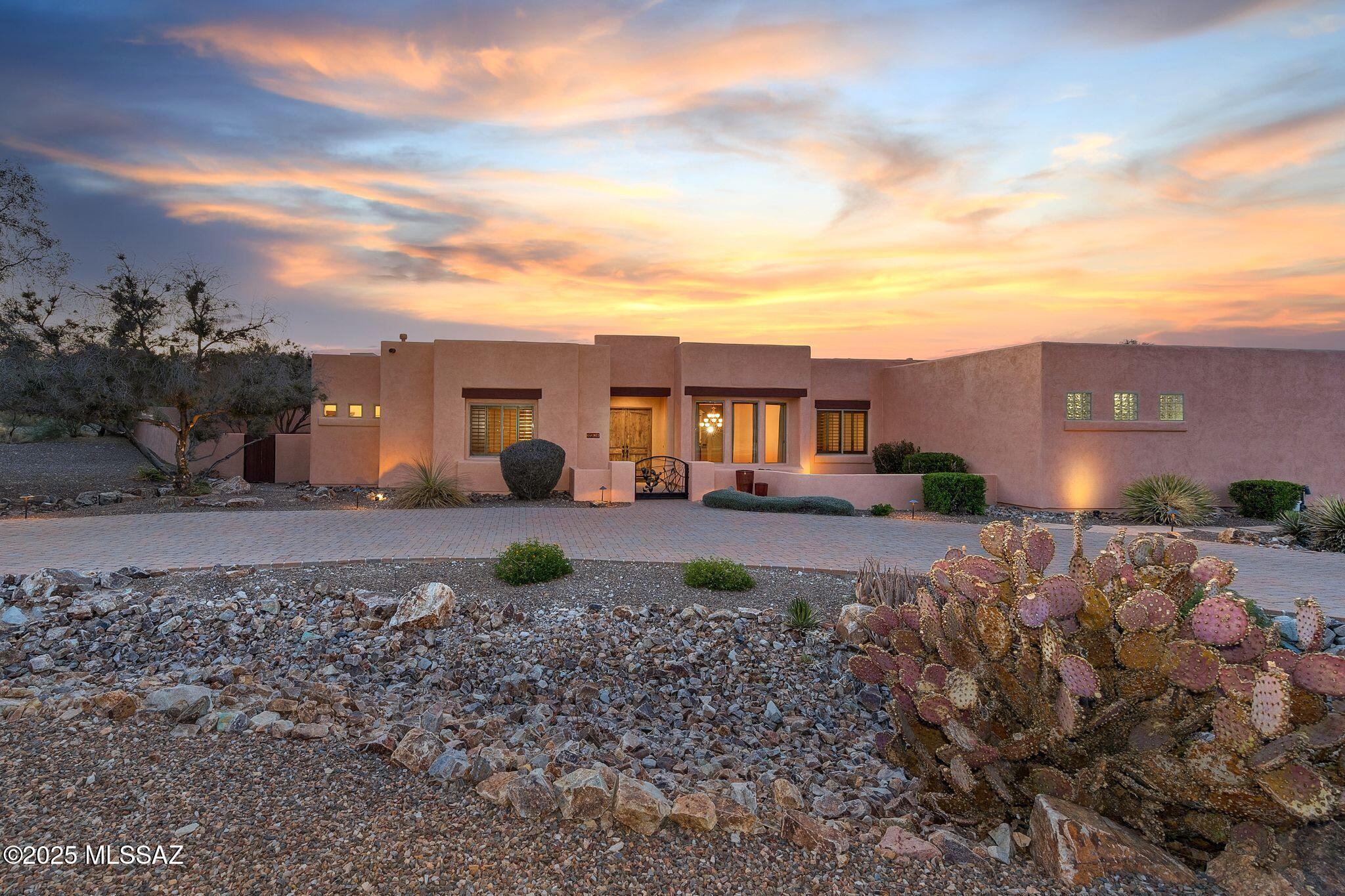 3276 W Tumamoc Drive