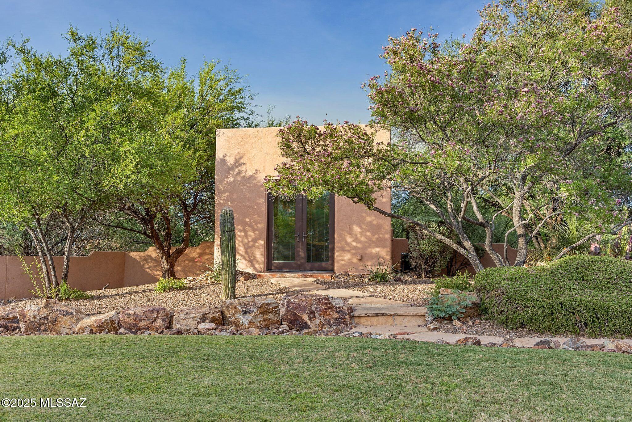 3276 W Tumamoc Drive