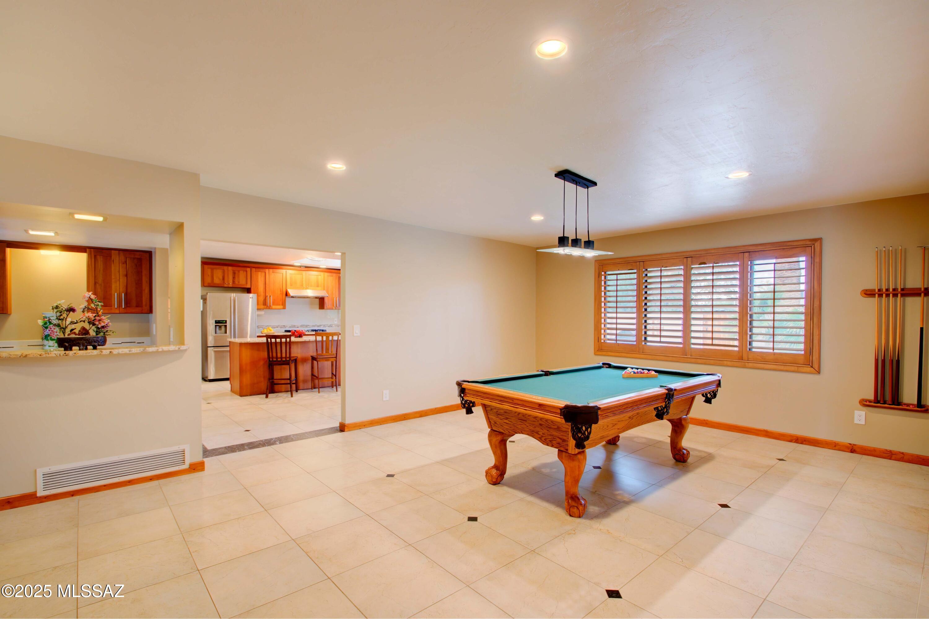 460 S Colonia Avenue