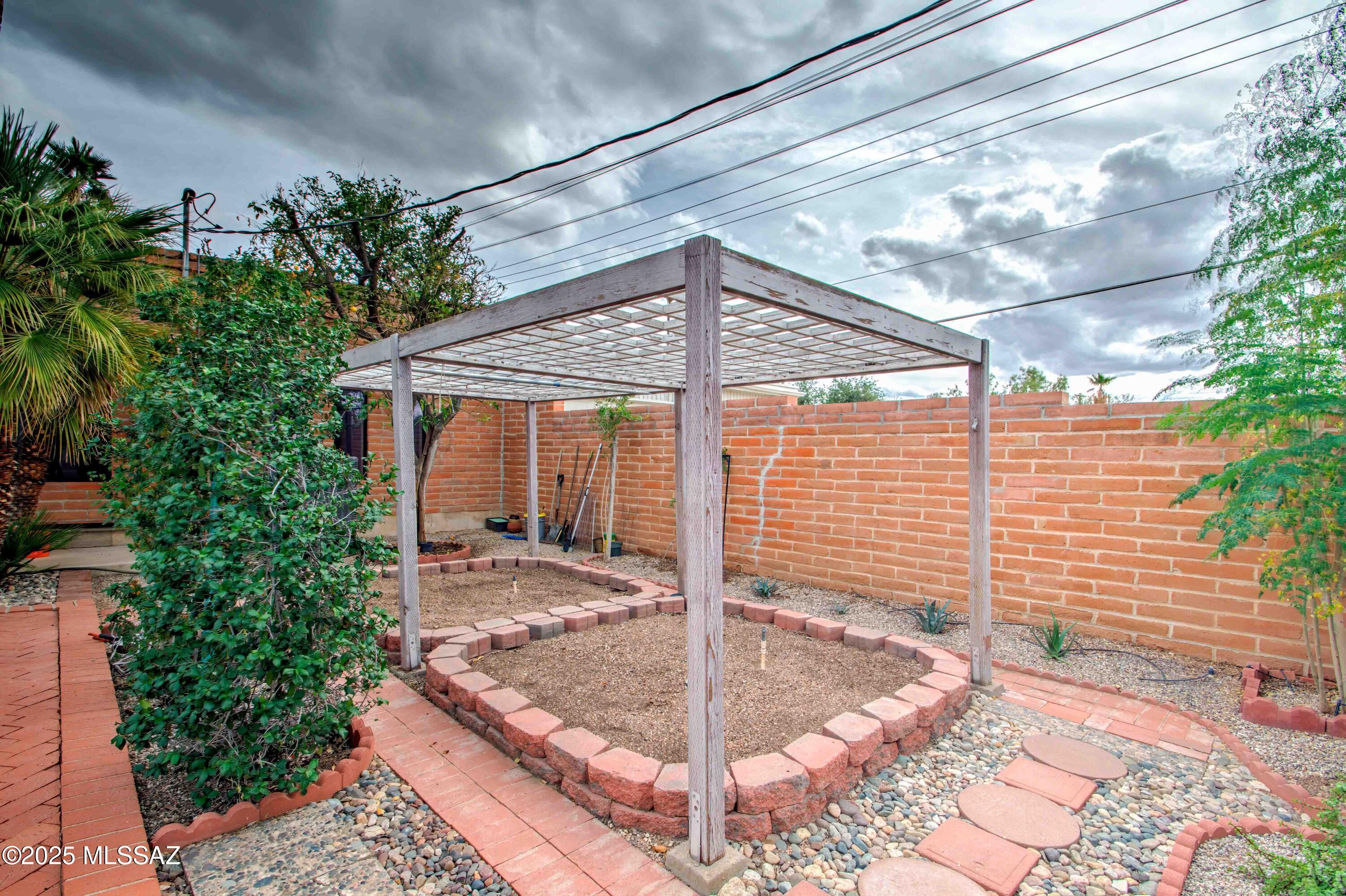 460 S Colonia Avenue