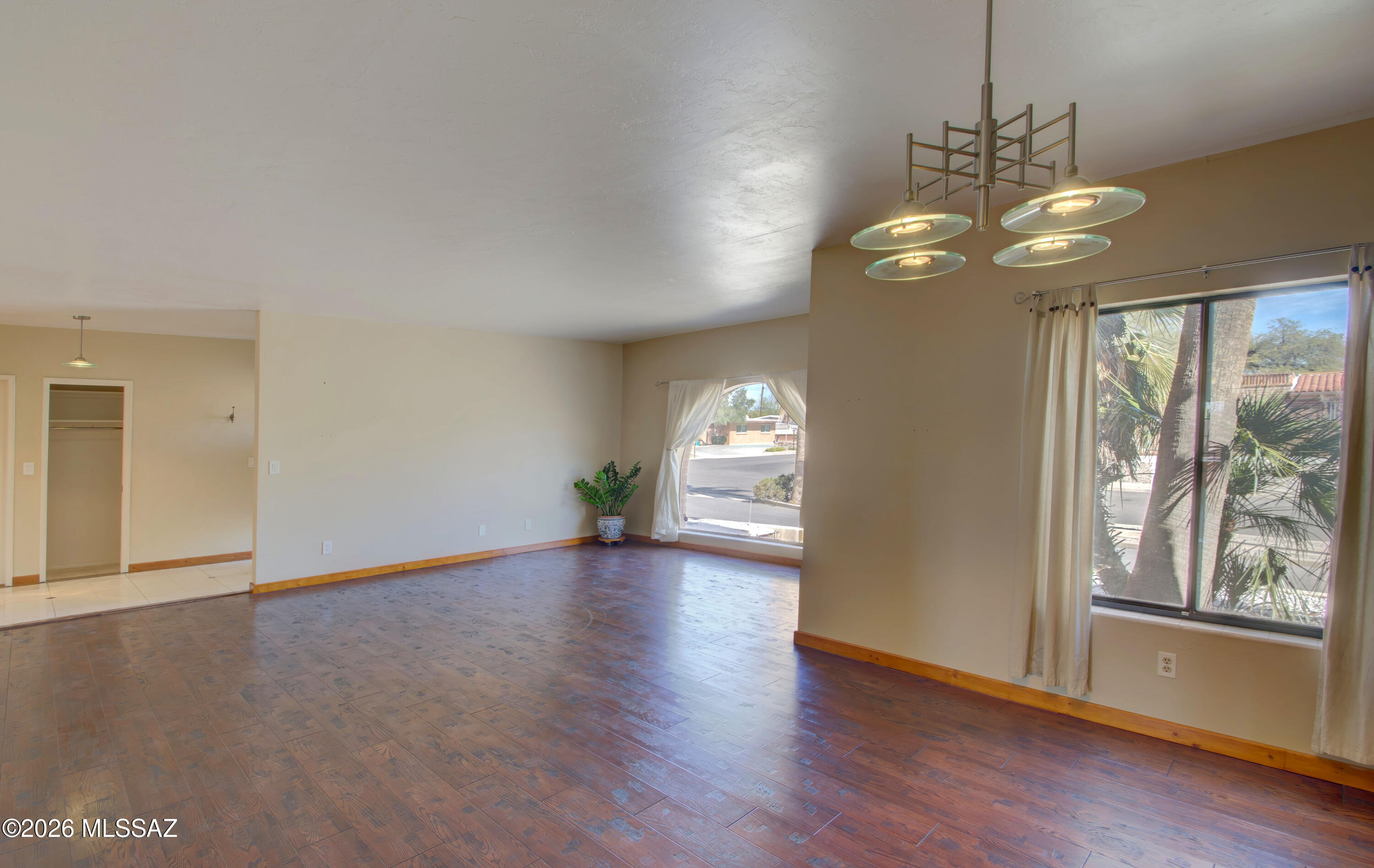 460 S Colonia Avenue