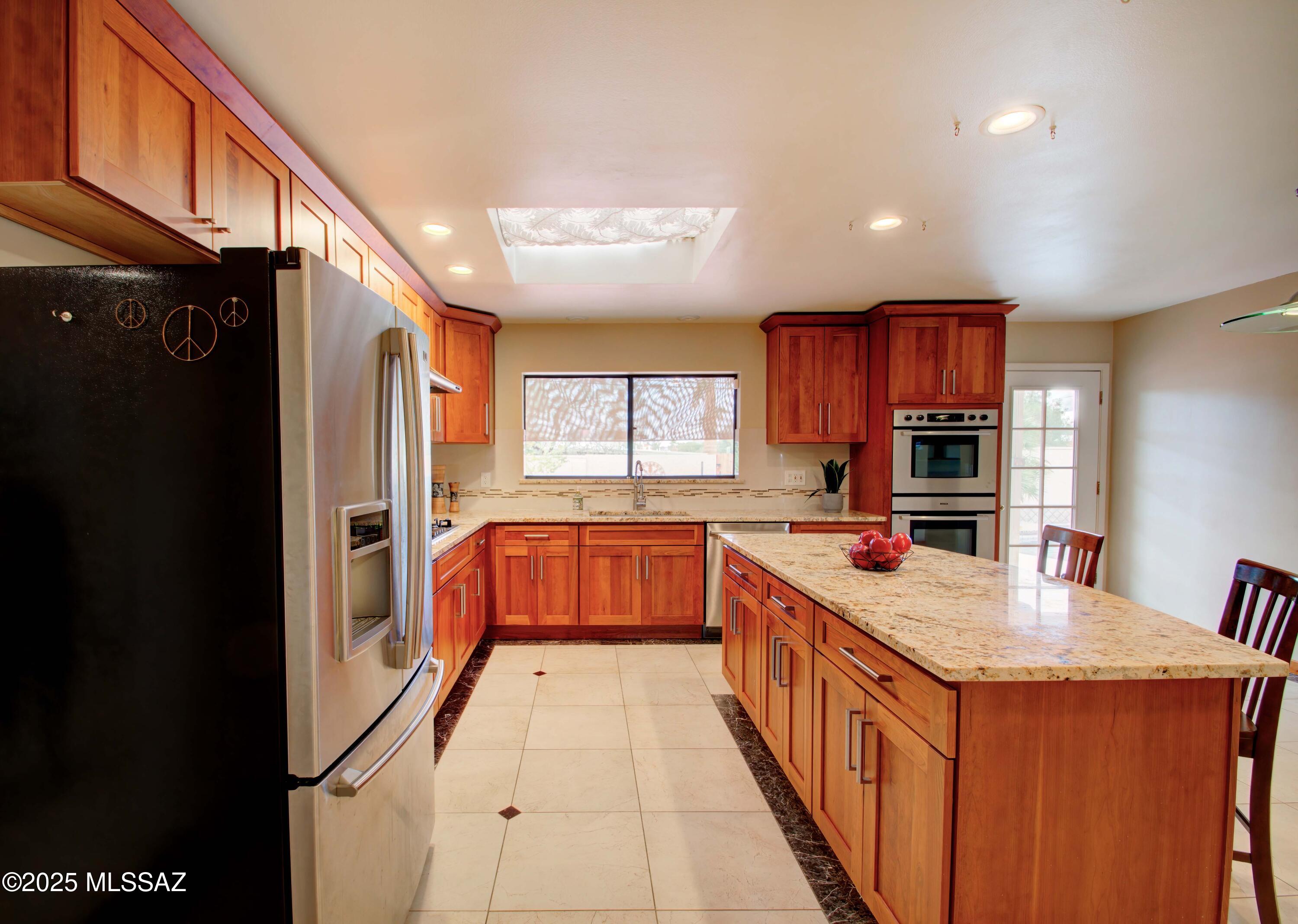 460 S Colonia Avenue