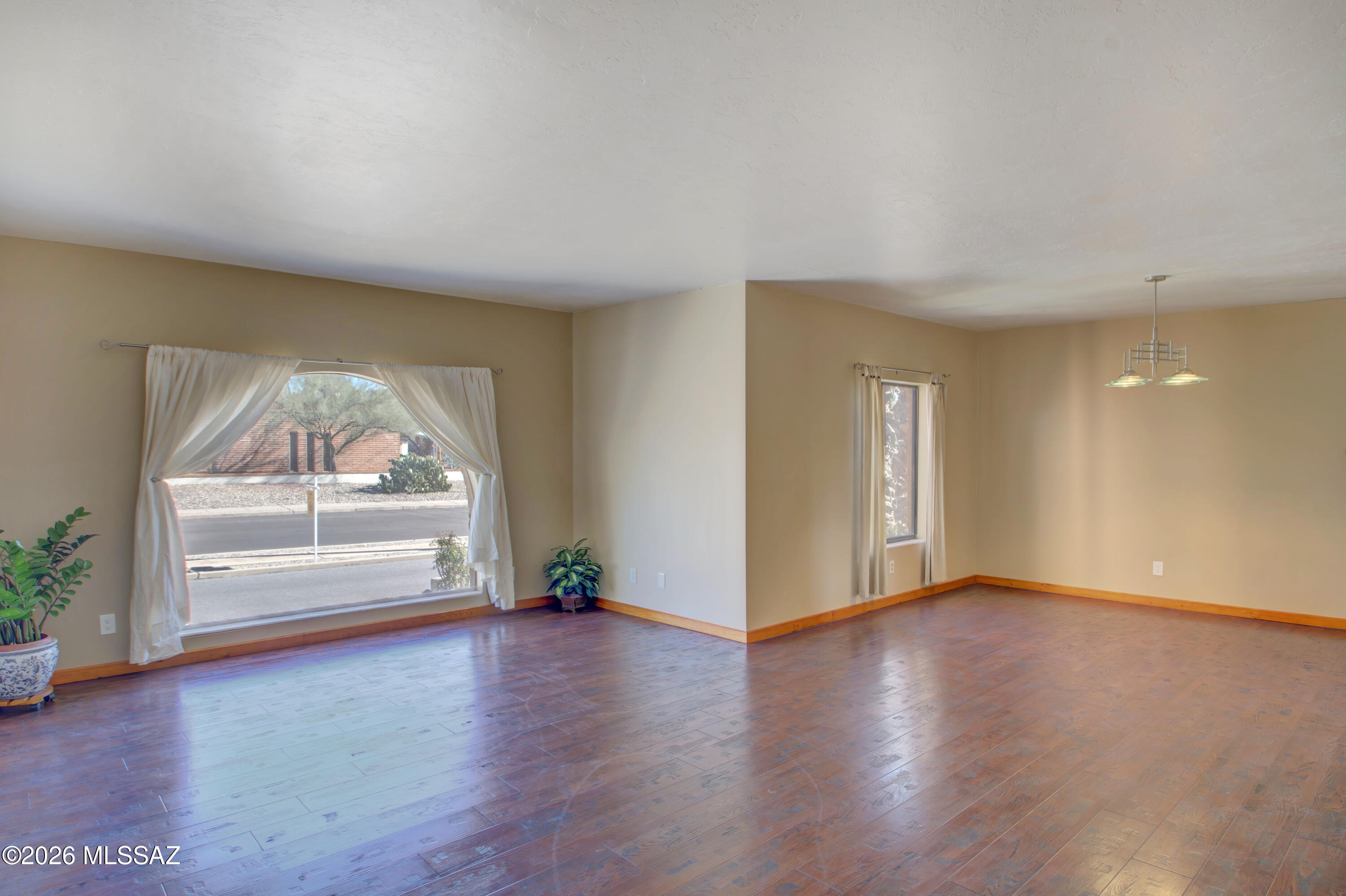 460 S Colonia Avenue