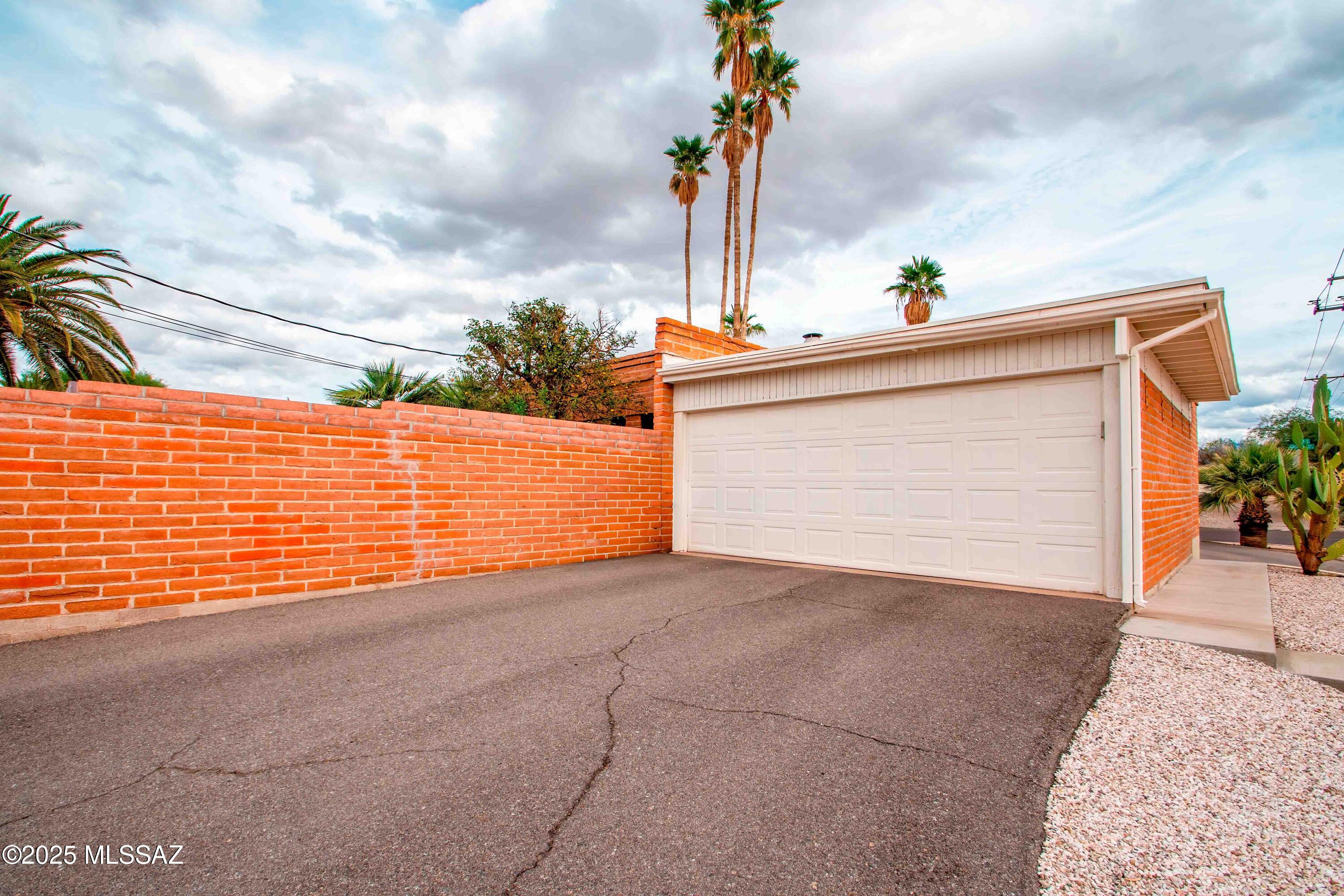 460 S Colonia Avenue