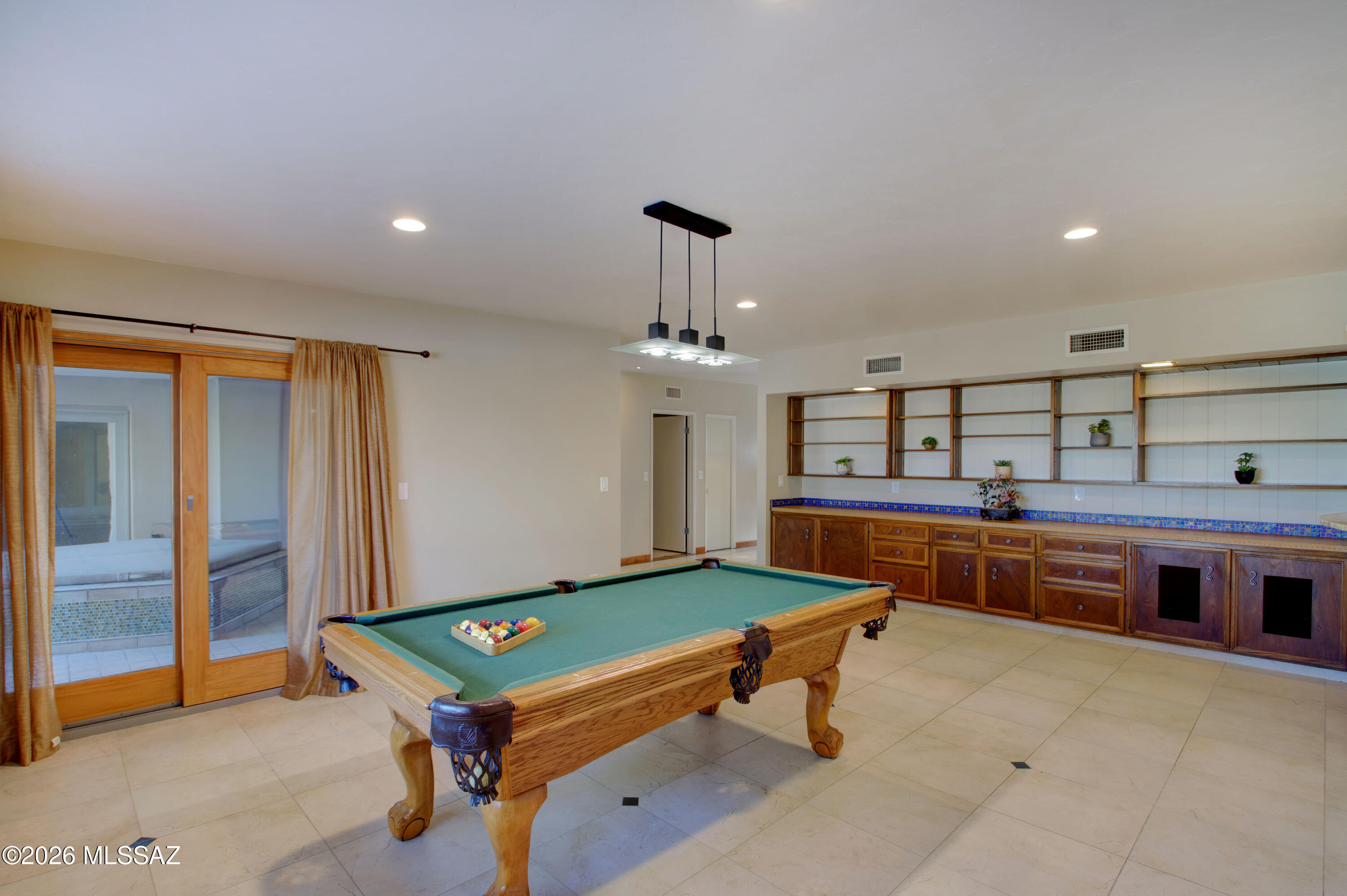 460 S Colonia Avenue