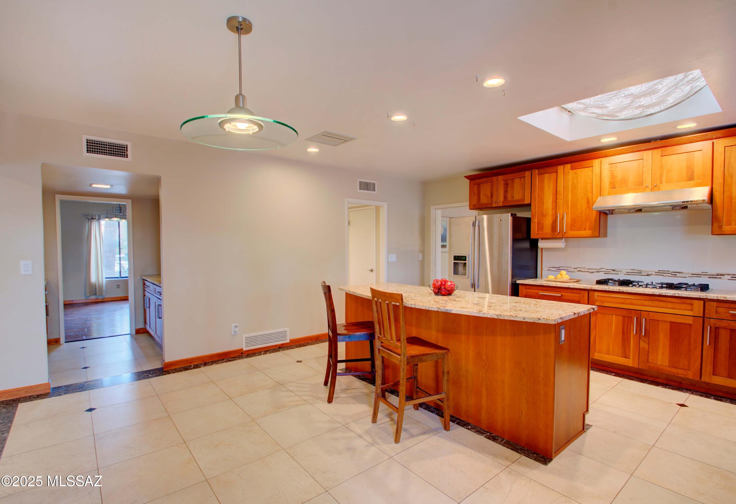 460 S Colonia Avenue