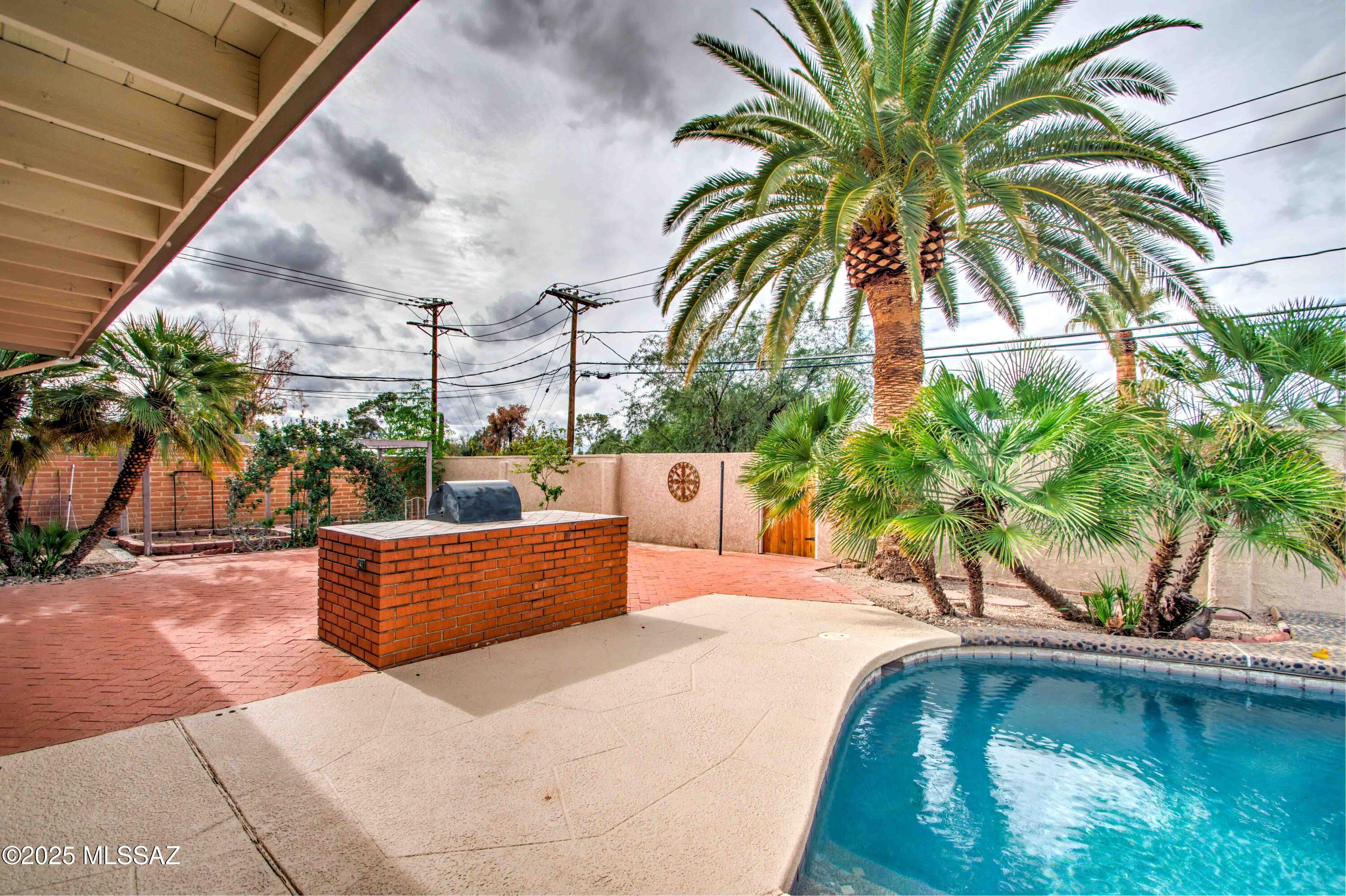 460 S Colonia Avenue