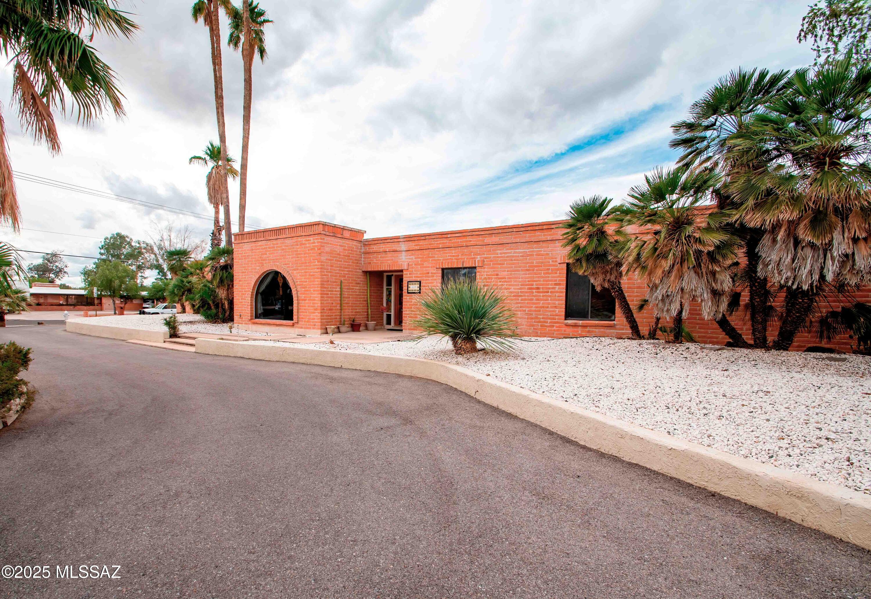 460 S Colonia Avenue