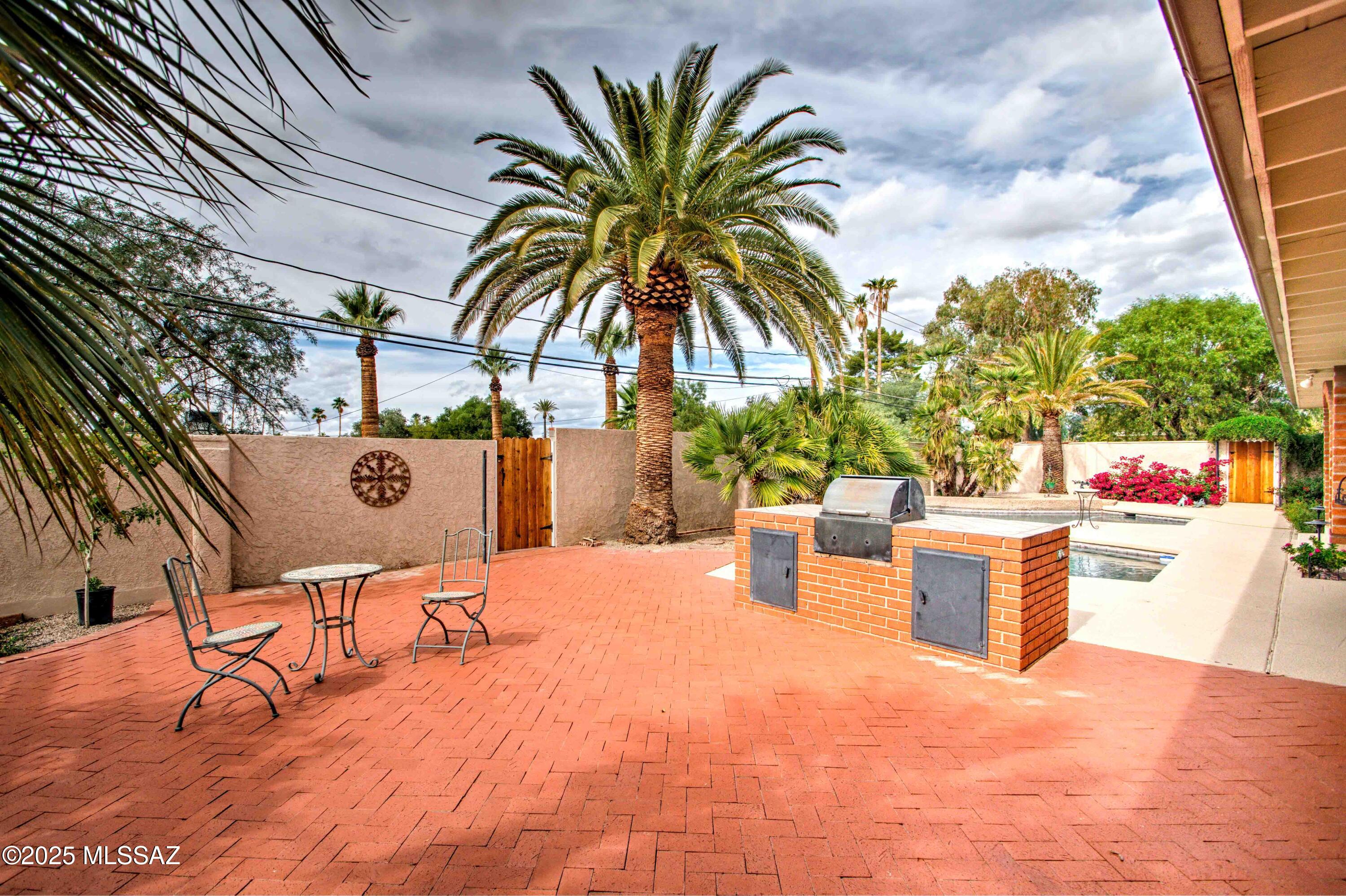 460 S Colonia Avenue