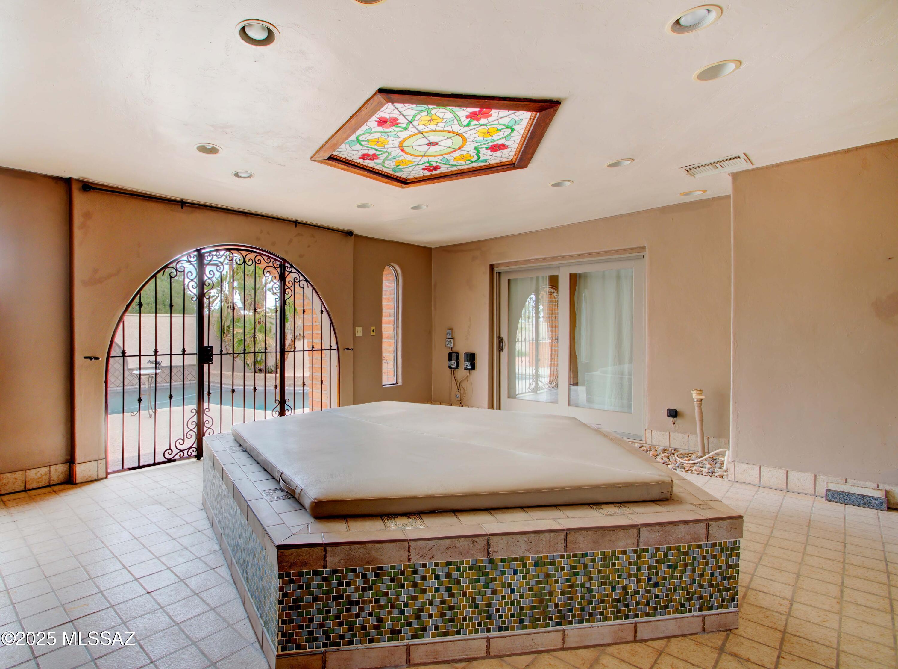 460 S Colonia Avenue