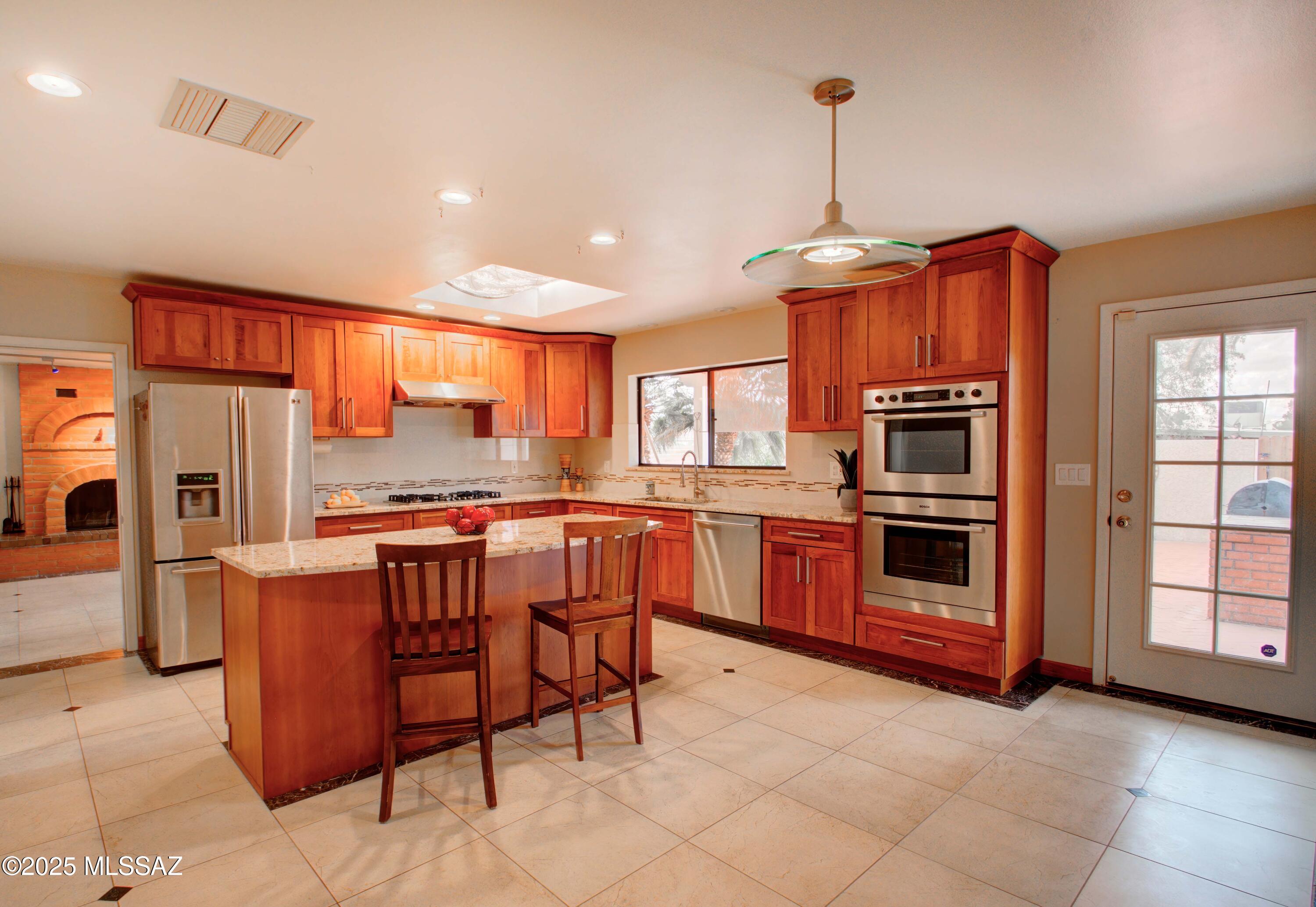 460 S Colonia Avenue