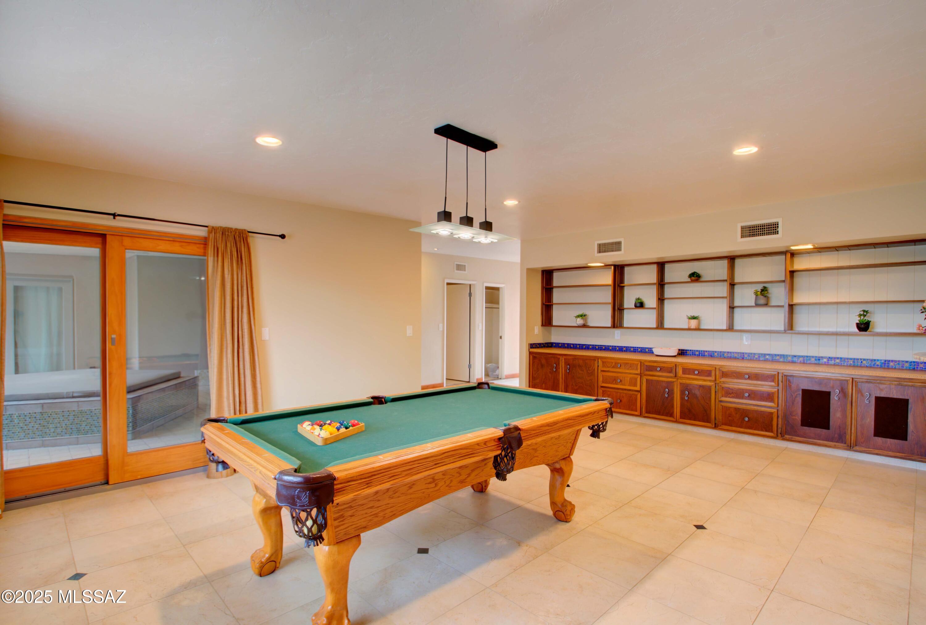 460 S Colonia Avenue