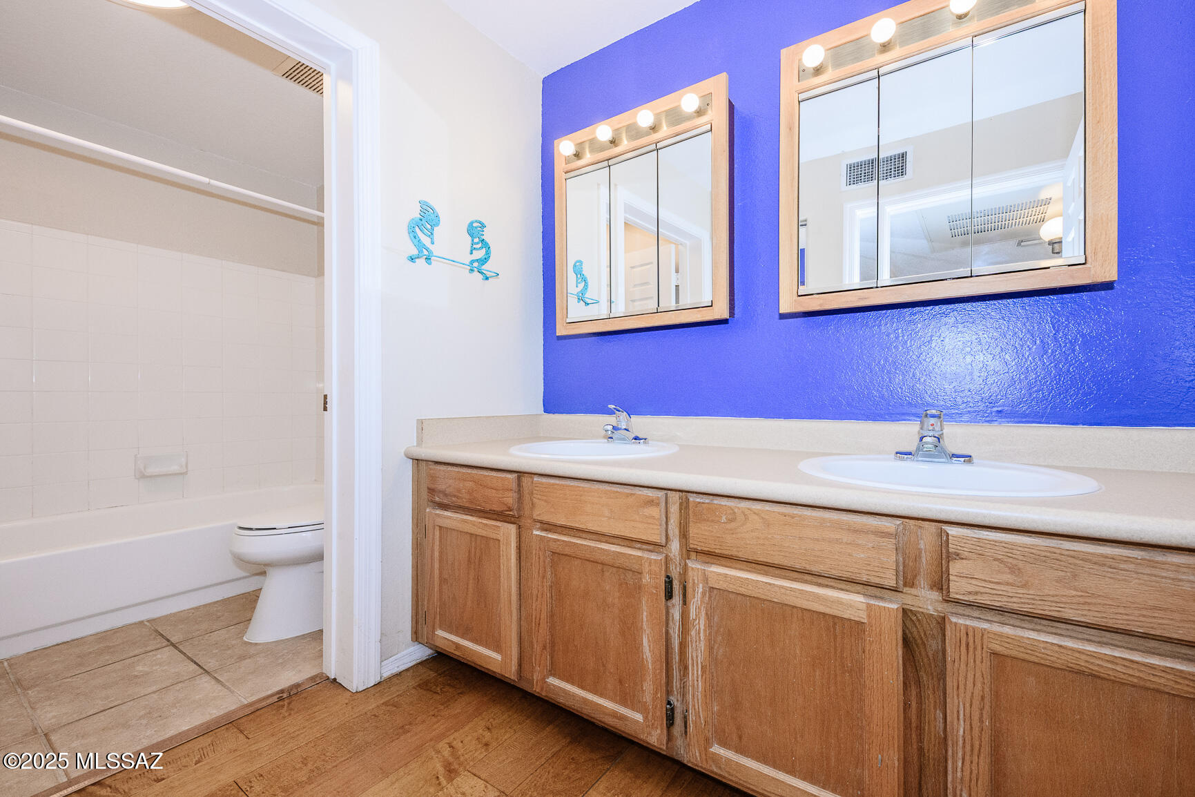 6655 N Canyon Crest Drive 7235