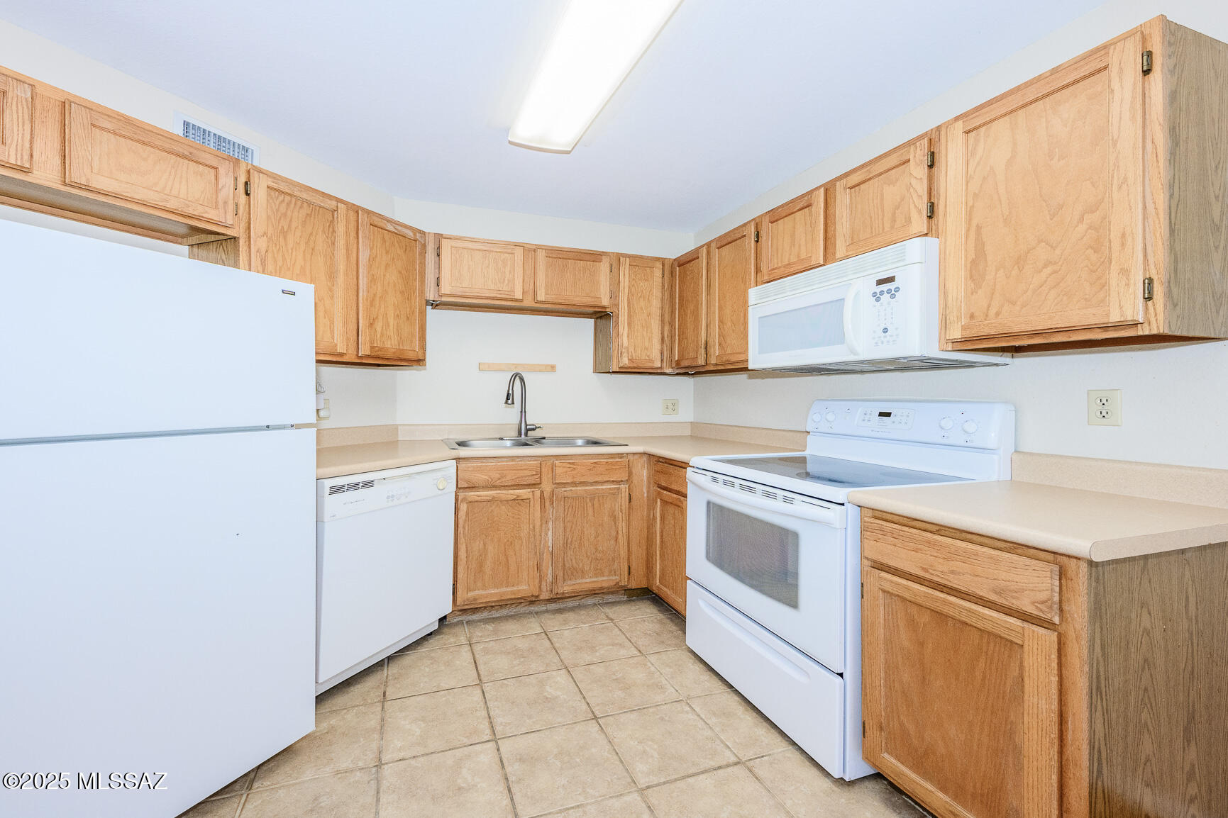 6655 N Canyon Crest Drive 7235