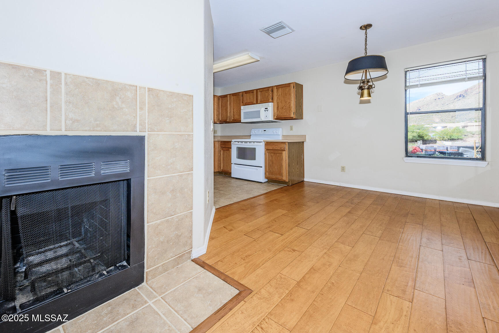 6655 N Canyon Crest Drive 7235