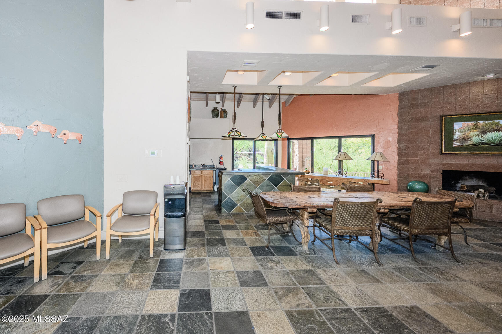 6655 N Canyon Crest Drive 7235