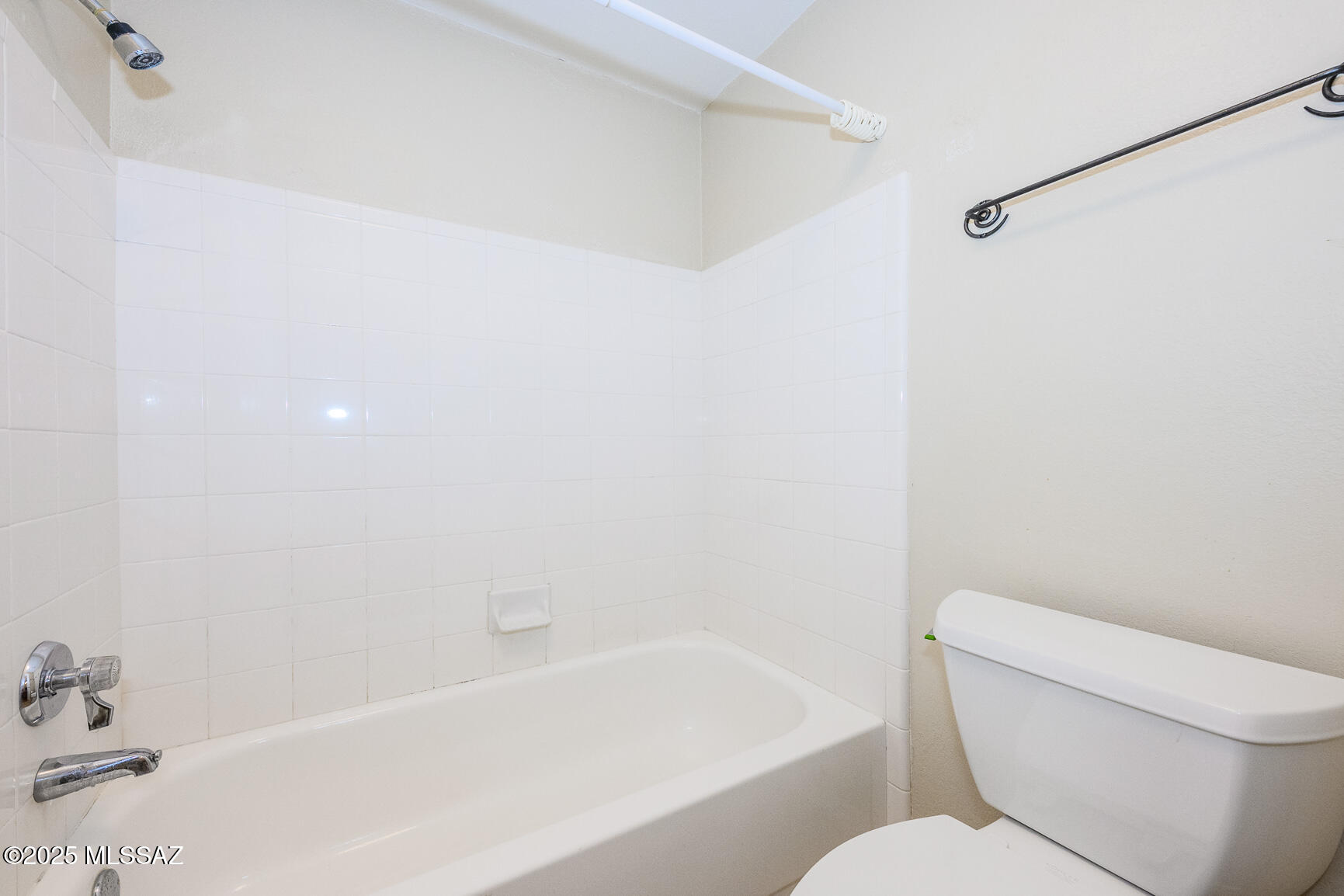 6655 N Canyon Crest Drive 7235