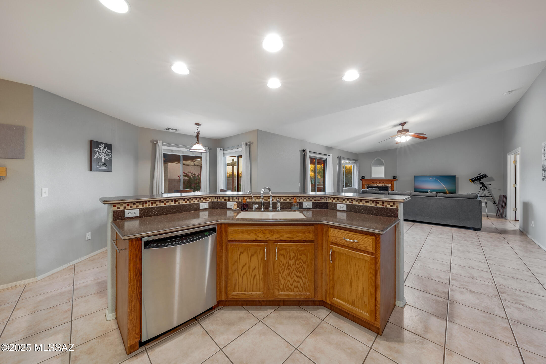 7631 S Laurel Willow Drive