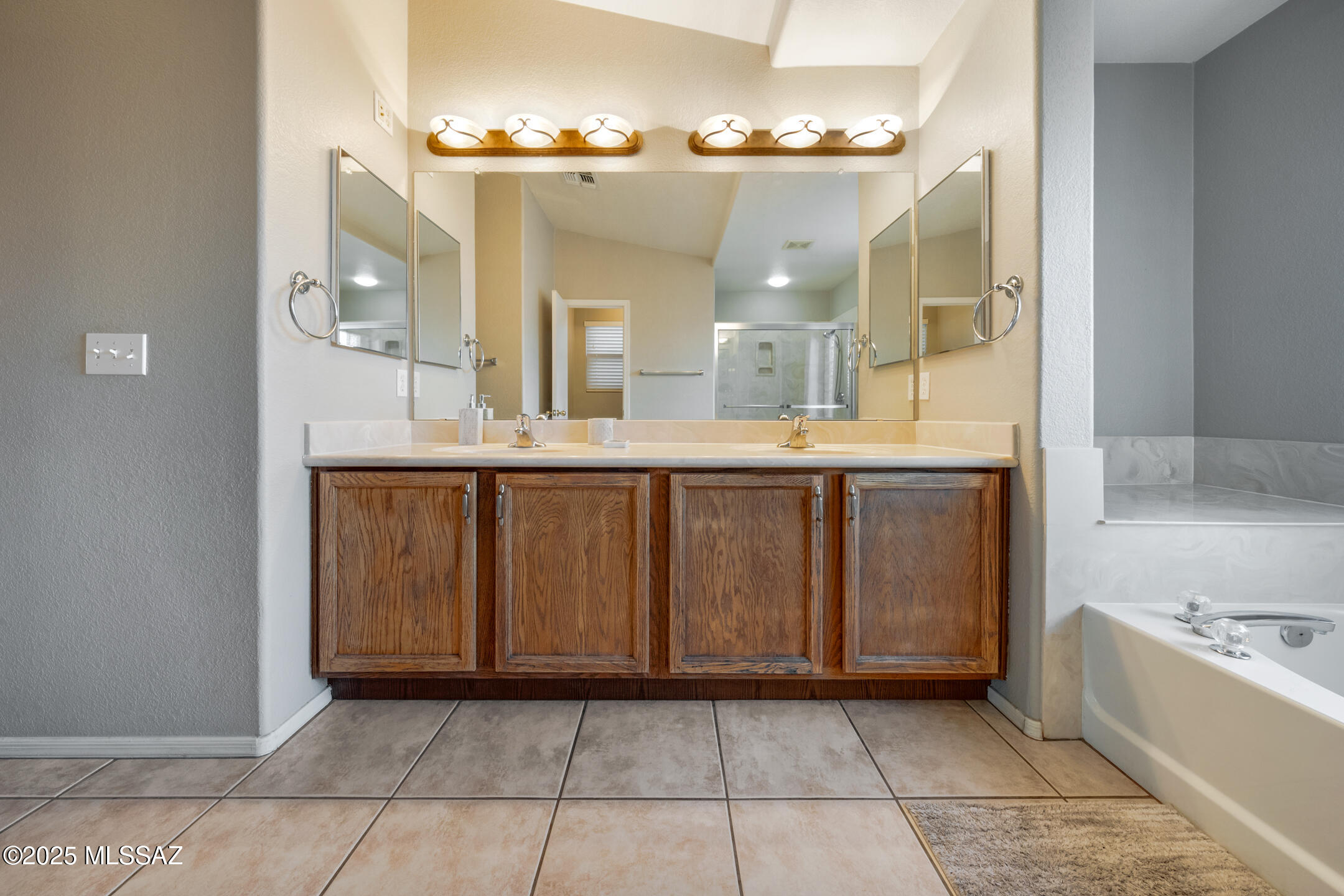 7631 S Laurel Willow Drive