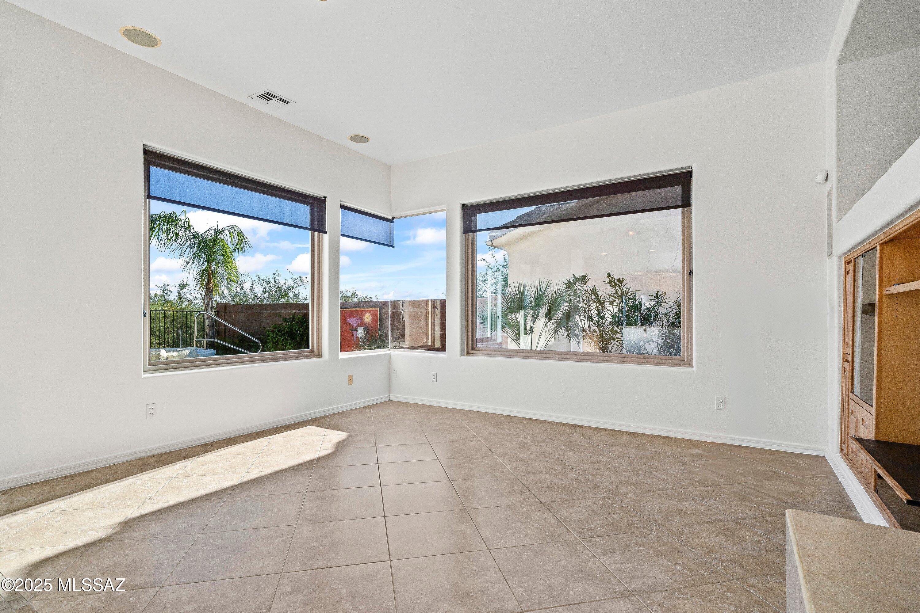 5122 N Fairway Heights Drive