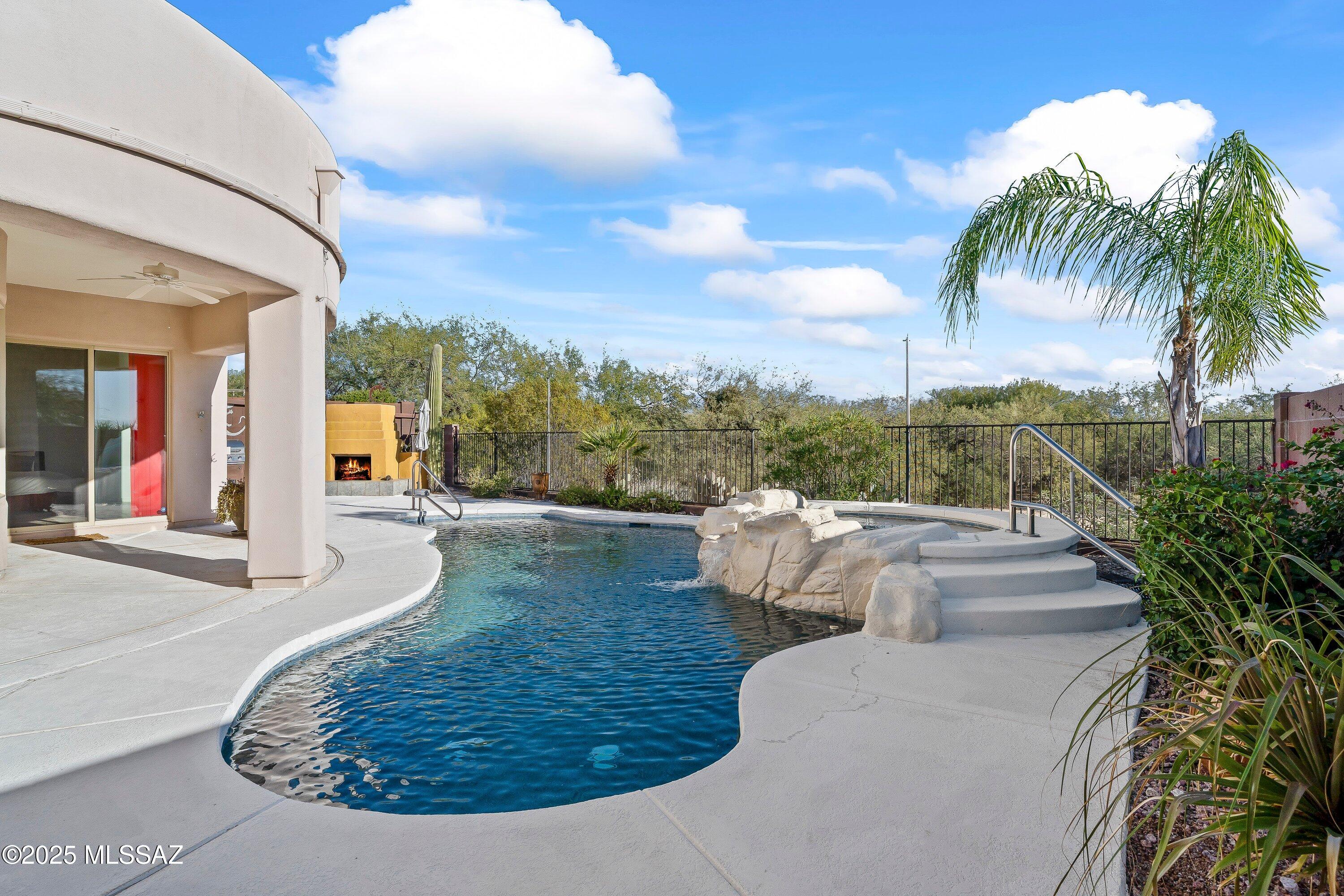 5122 N Fairway Heights Drive