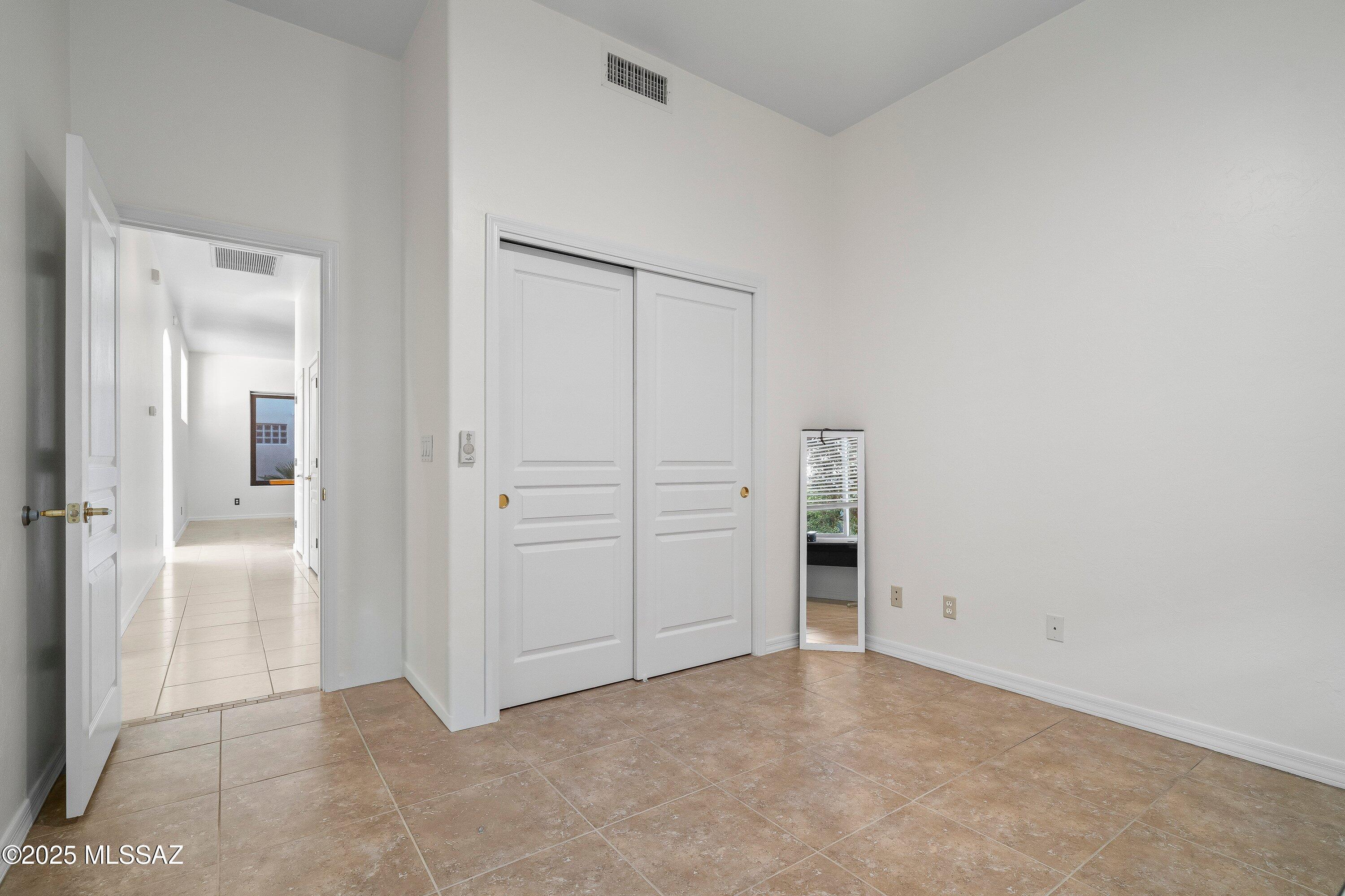 5122 N Fairway Heights Drive