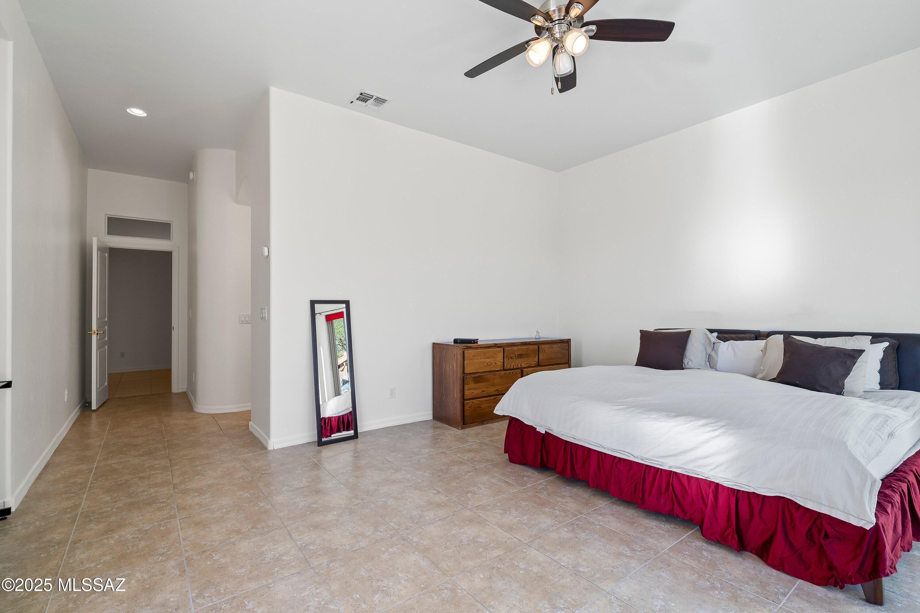 5122 N Fairway Heights Drive