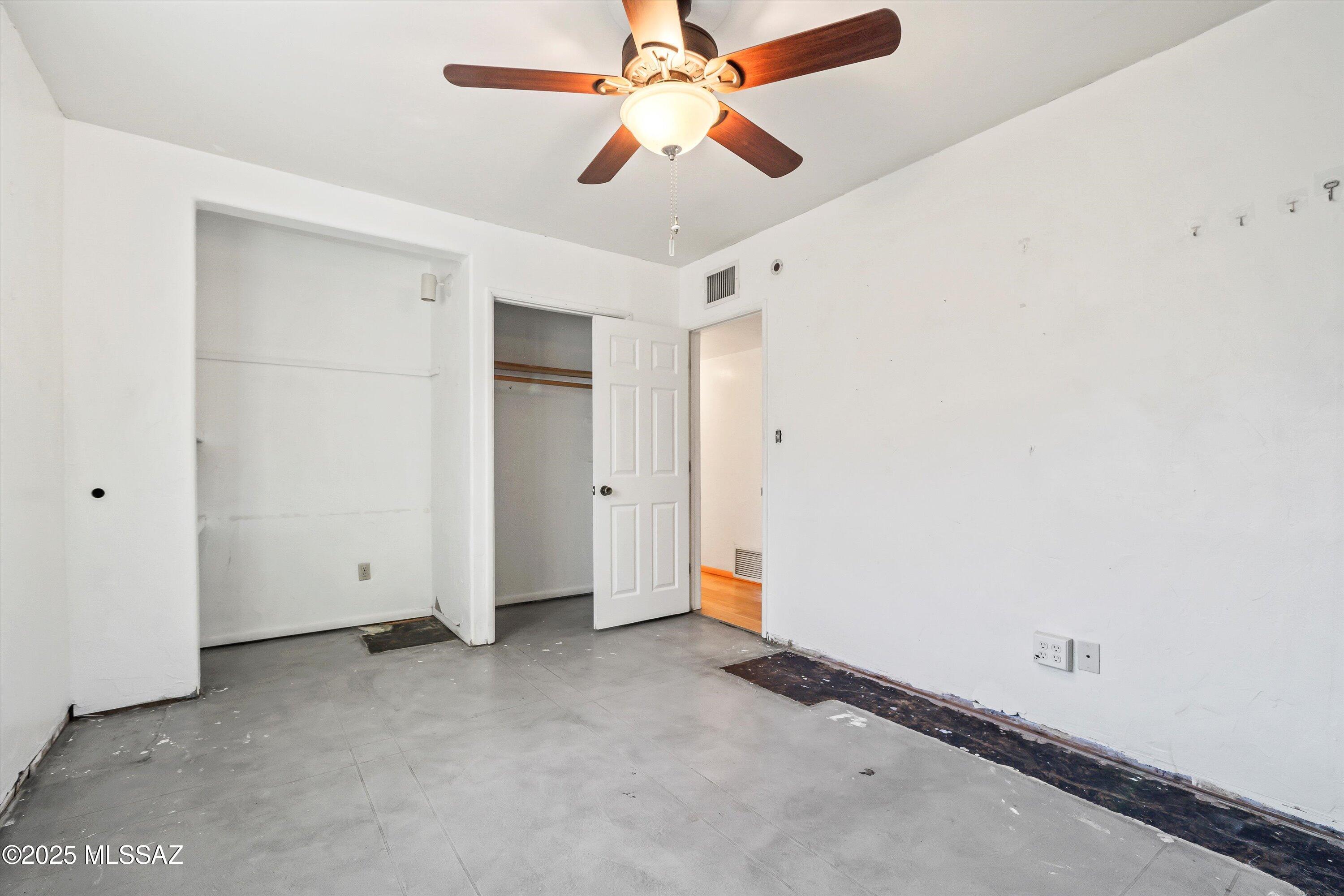 4731 E Scarlett Street