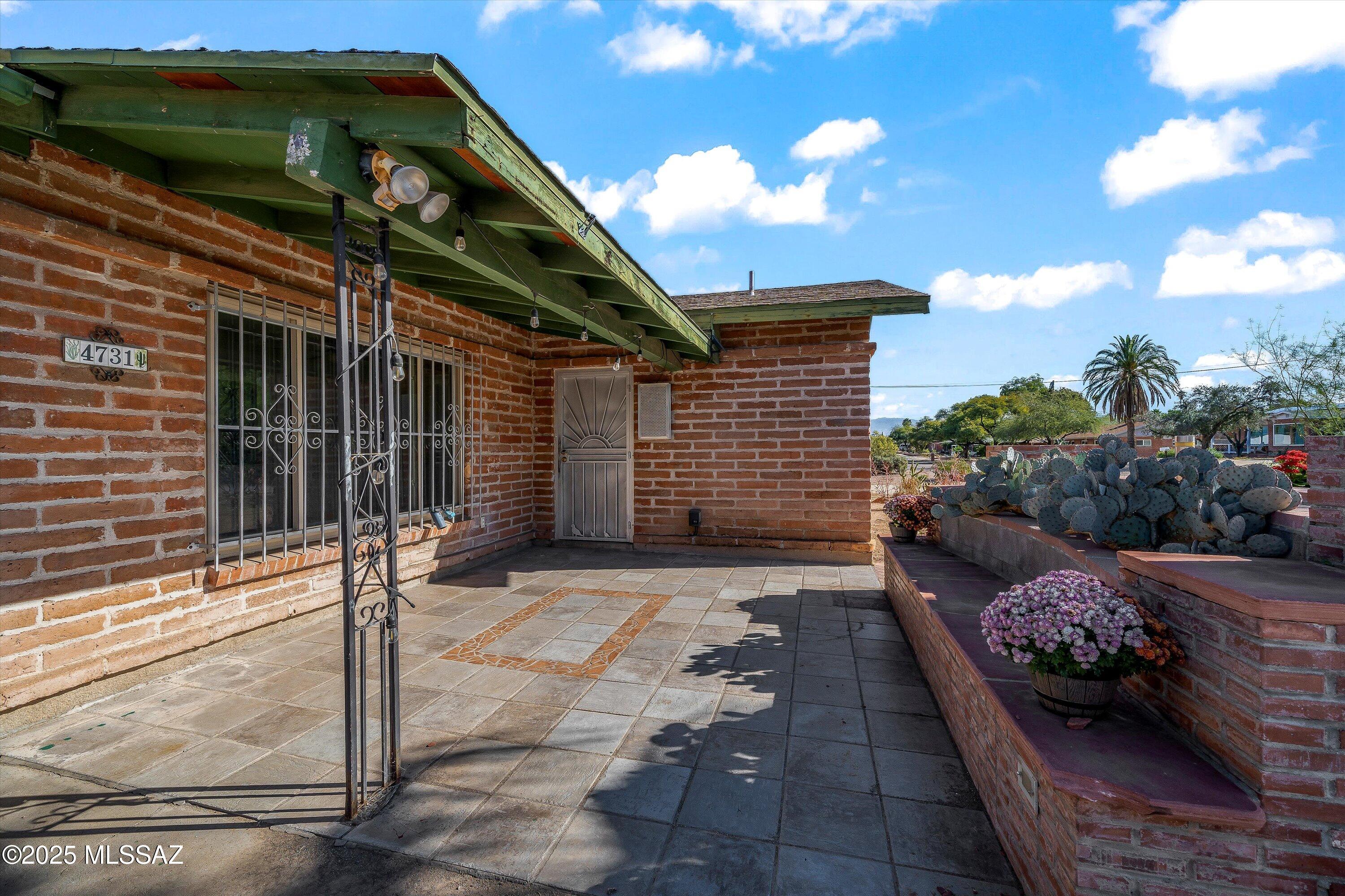 4731 E Scarlett Street