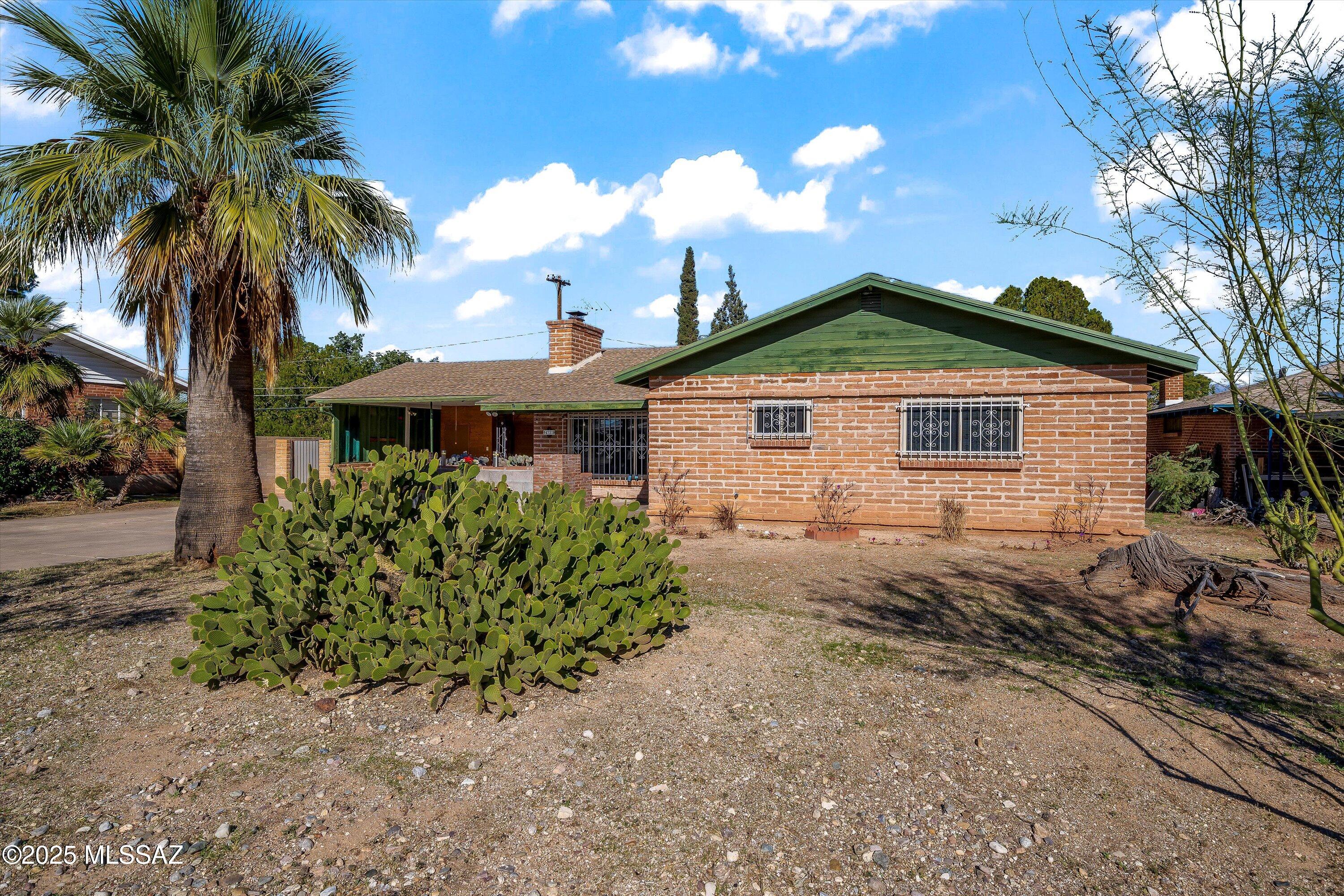 4731 E Scarlett Street