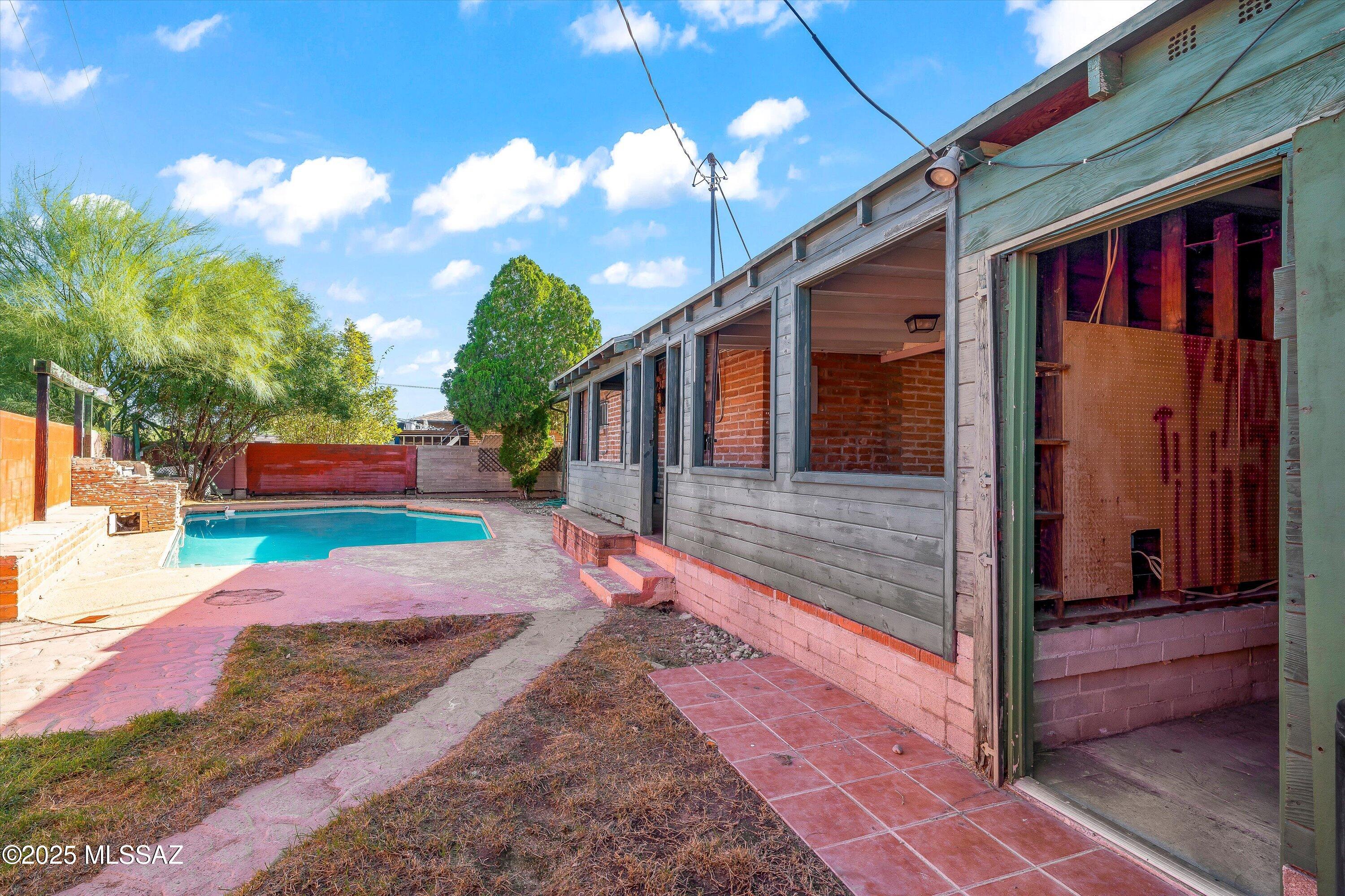 4731 E Scarlett Street