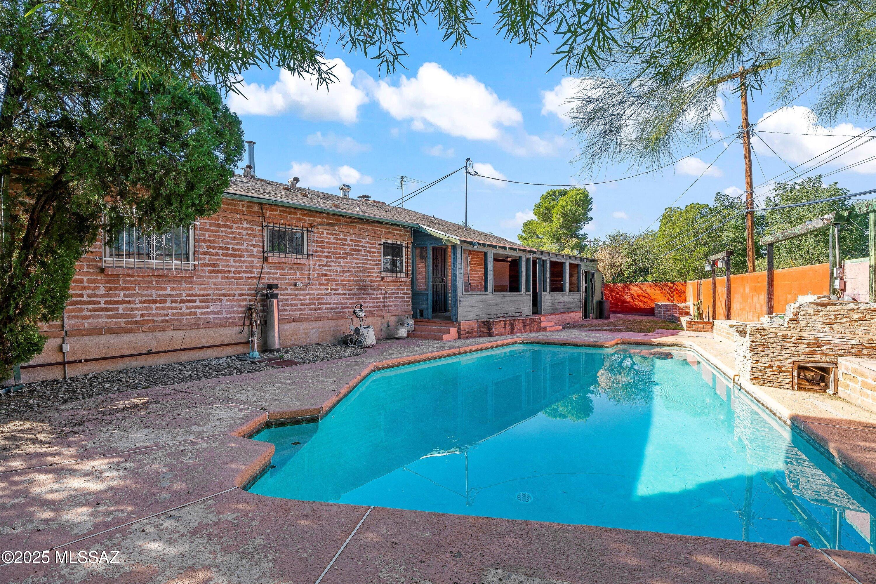 4731 E Scarlett Street