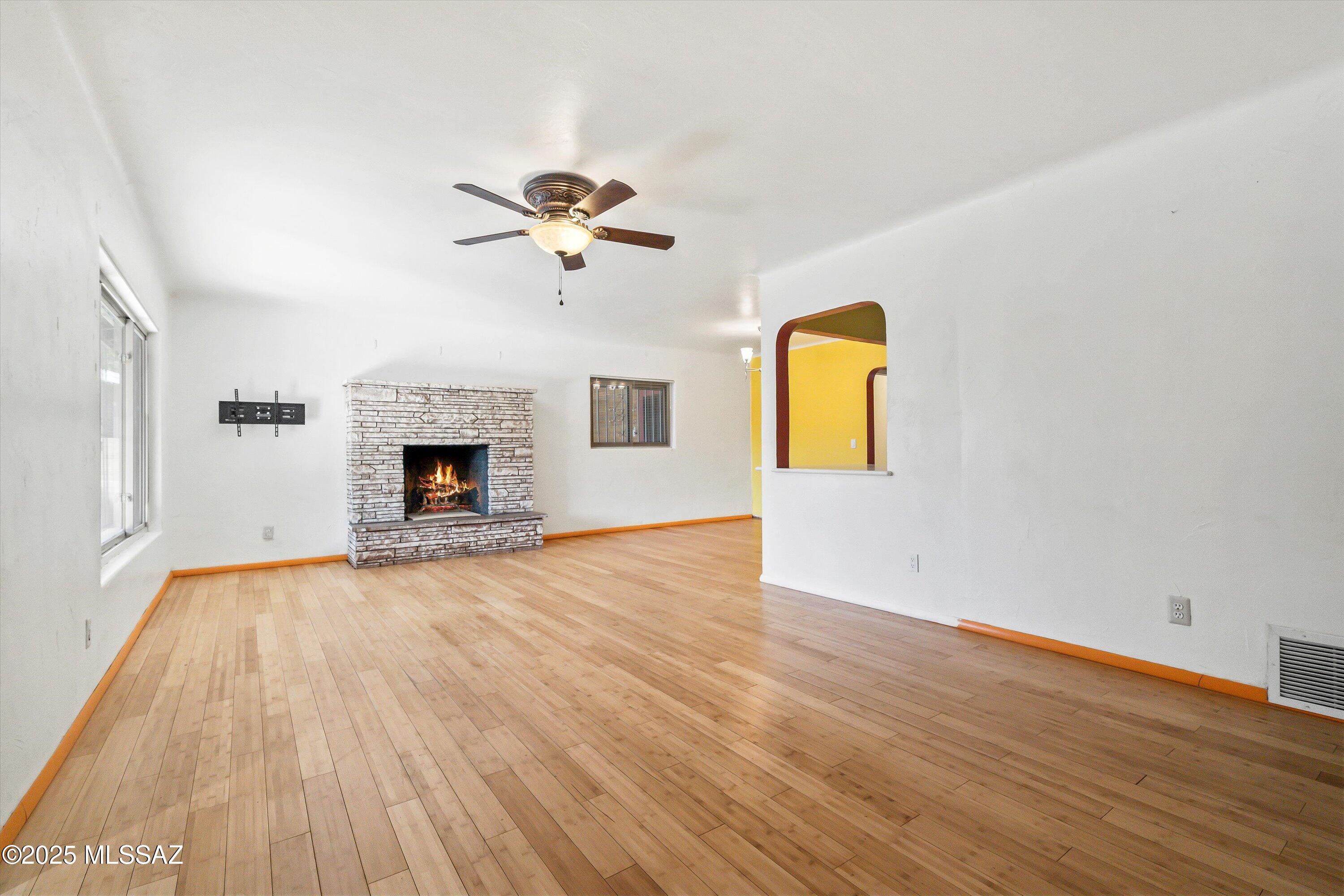 4731 E Scarlett Street