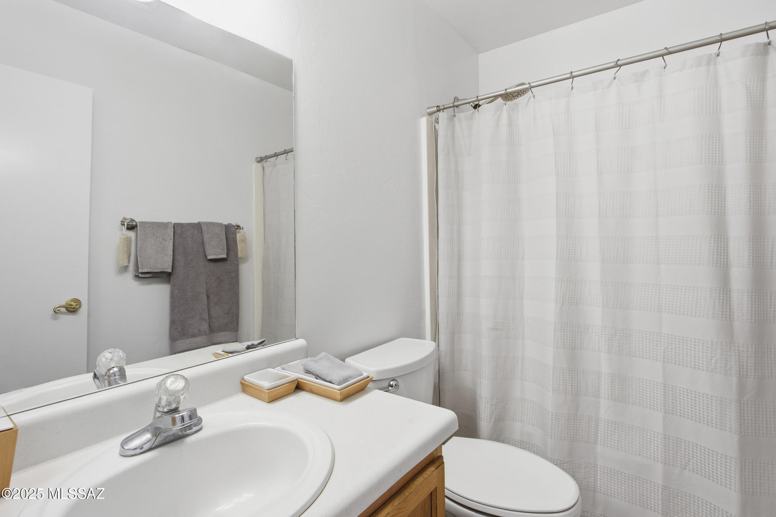 8807 E Mountain Spring Drive