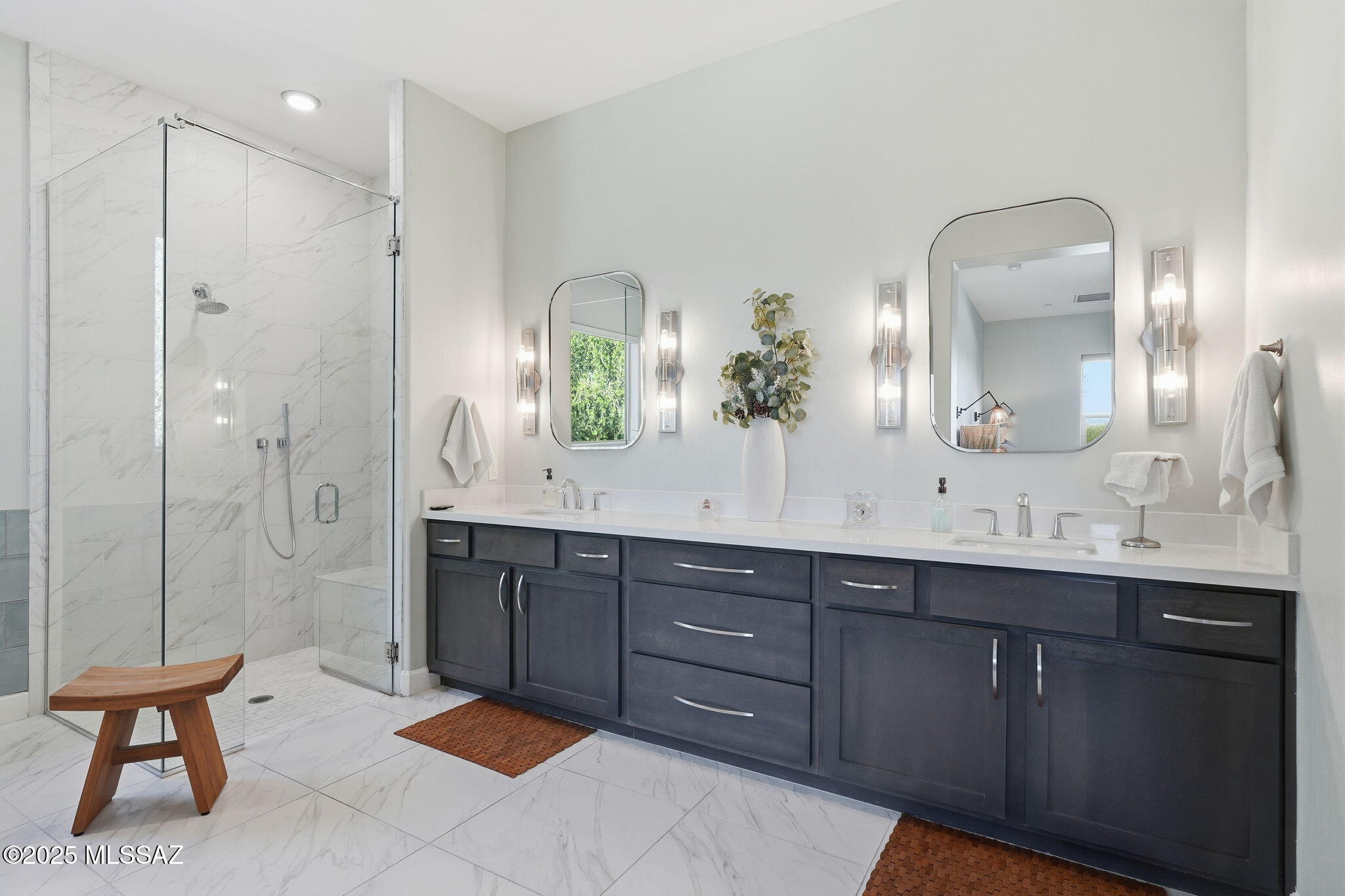 14195 N Los Saguaros Drive