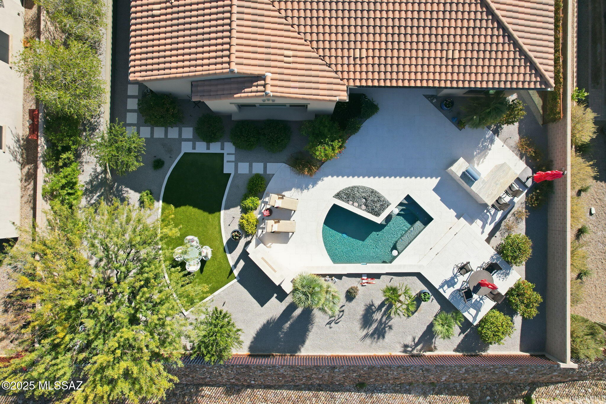 14195 N Los Saguaros Drive