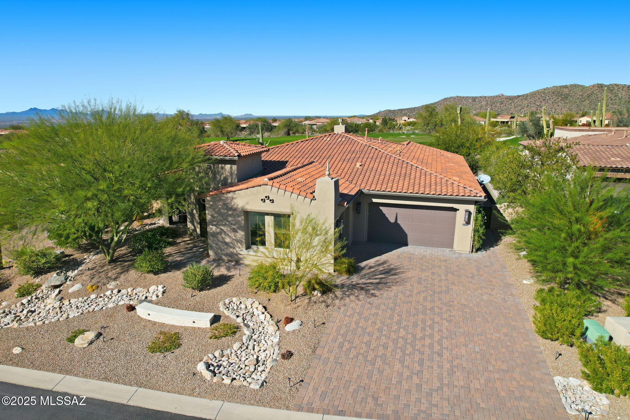 14195 N Los Saguaros Drive