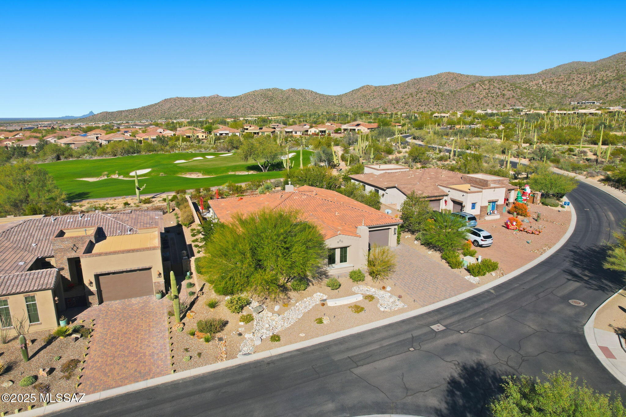 14195 N Los Saguaros Drive