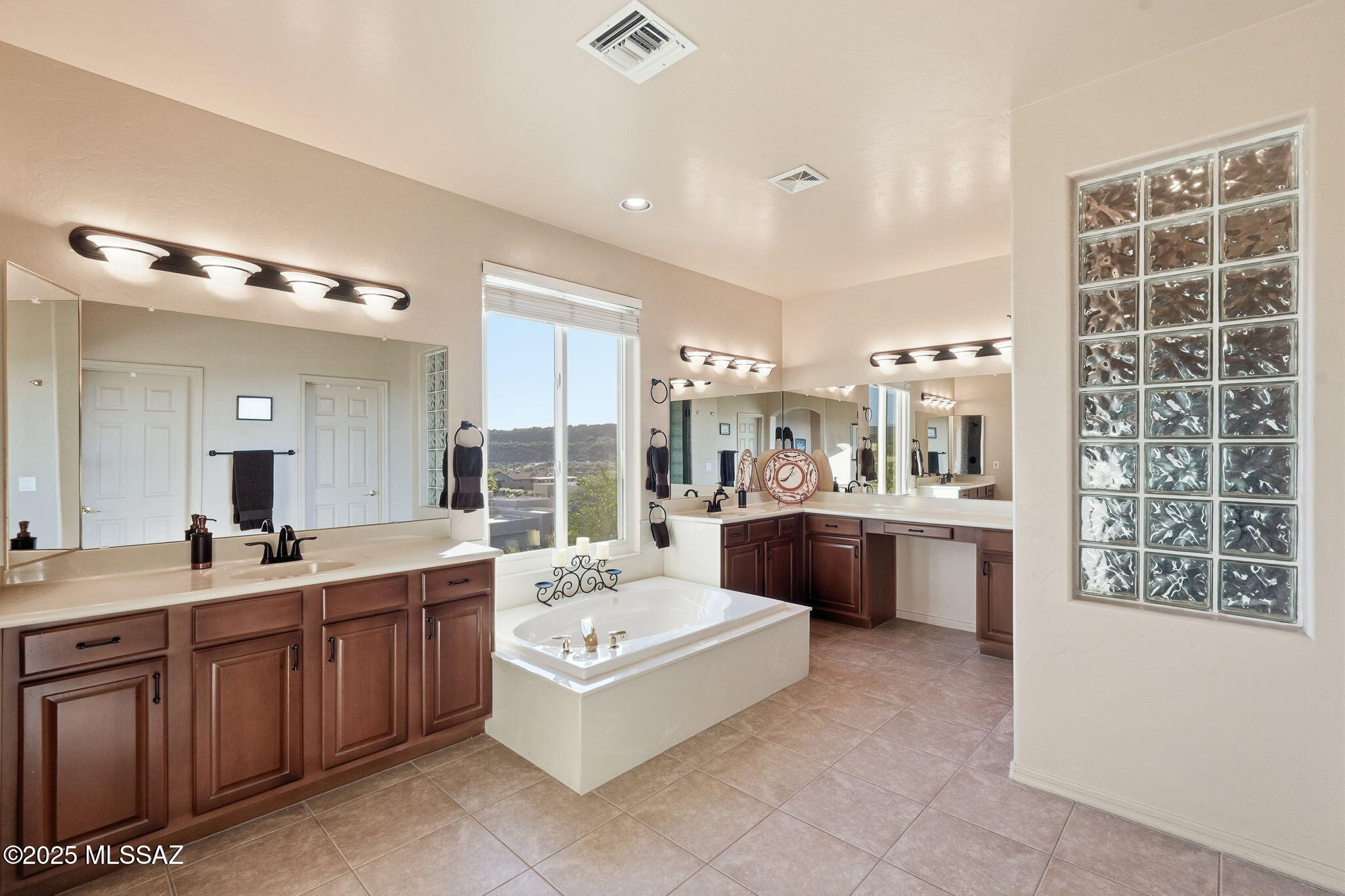 7452 E Ridge Point Road