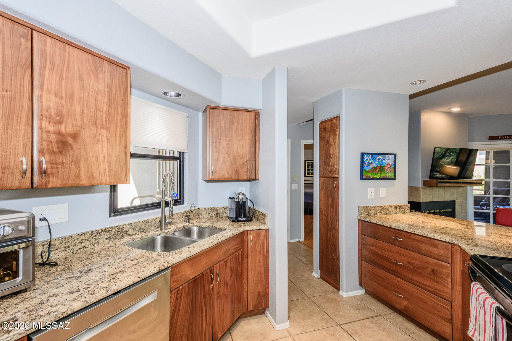 6655 N Canyon Crest Drive 26203