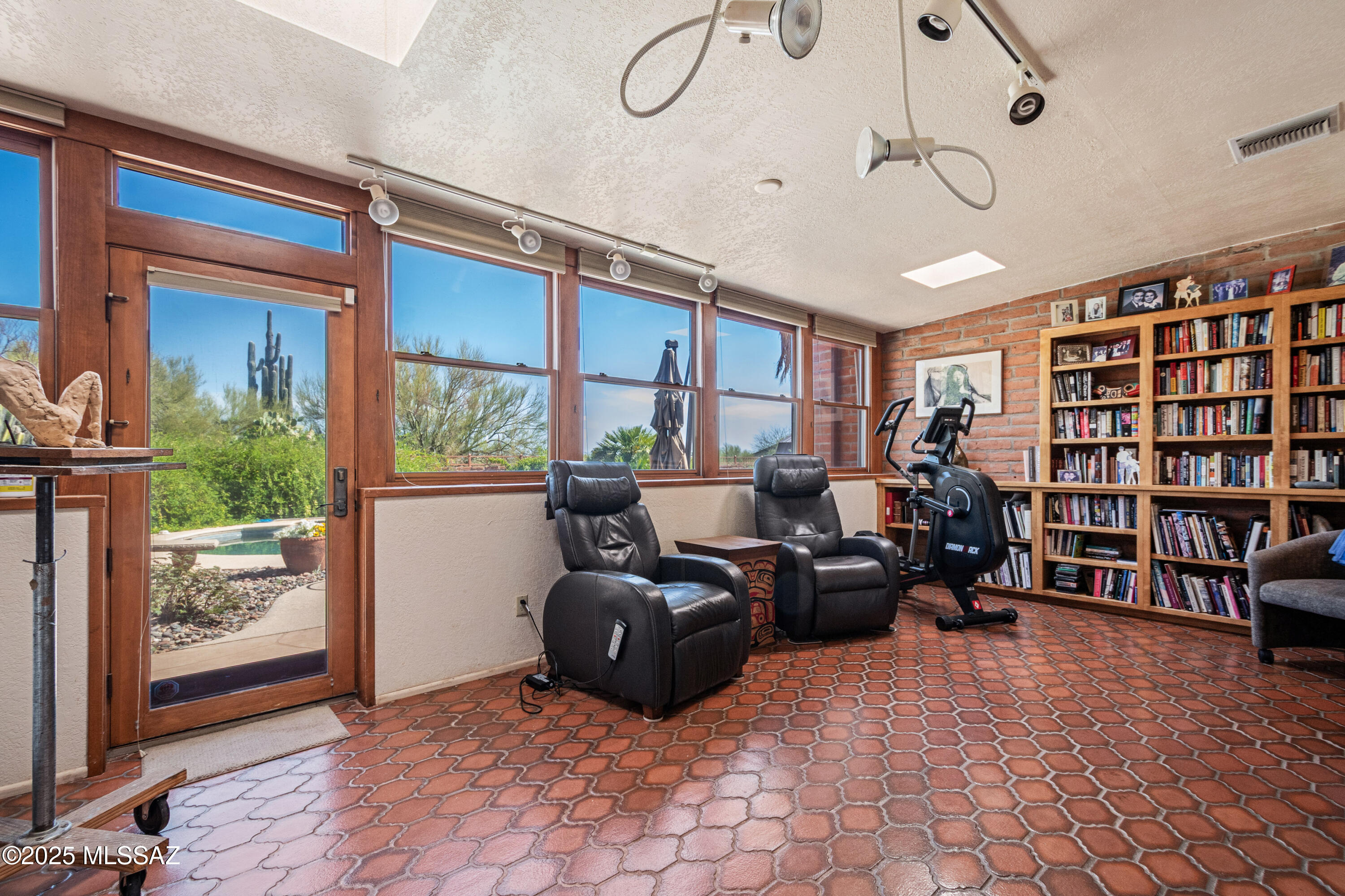 4900 E Calle Guebabi