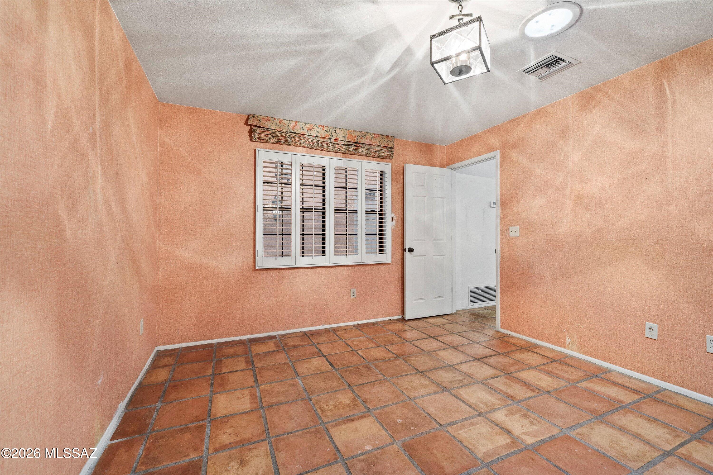 3167 N Willow Creek Drive