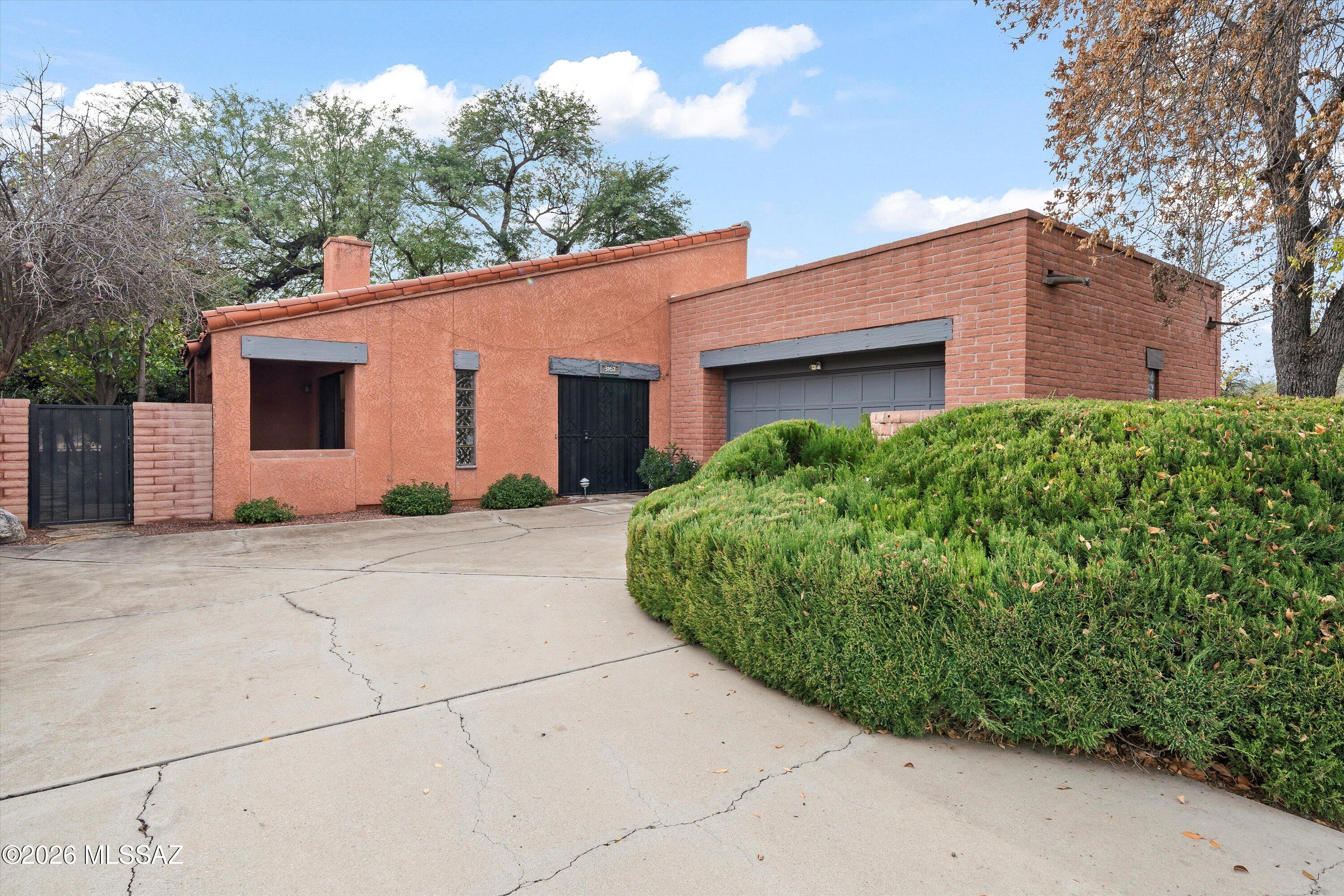 3167 N Willow Creek Drive