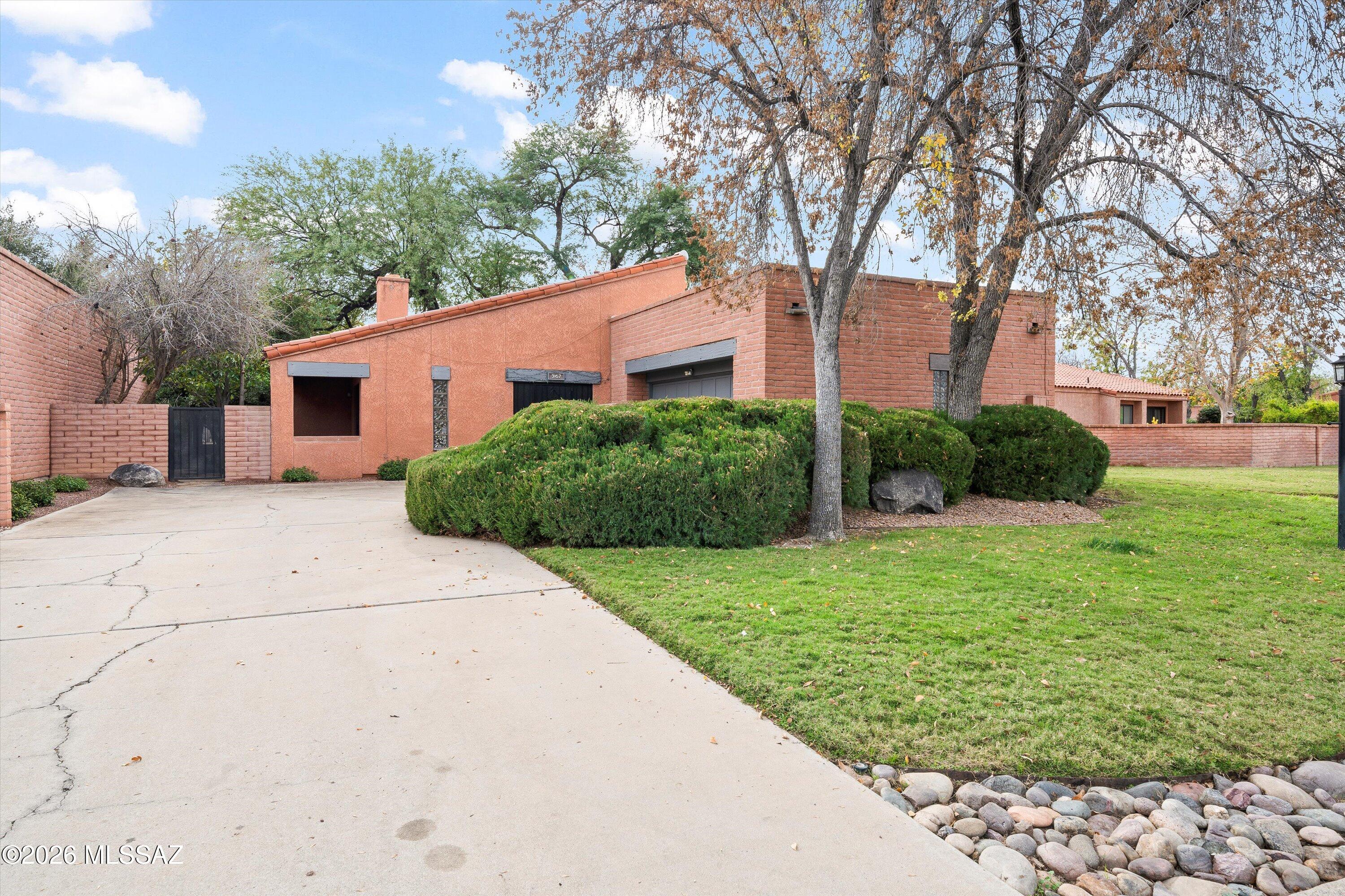 3167 N Willow Creek Drive