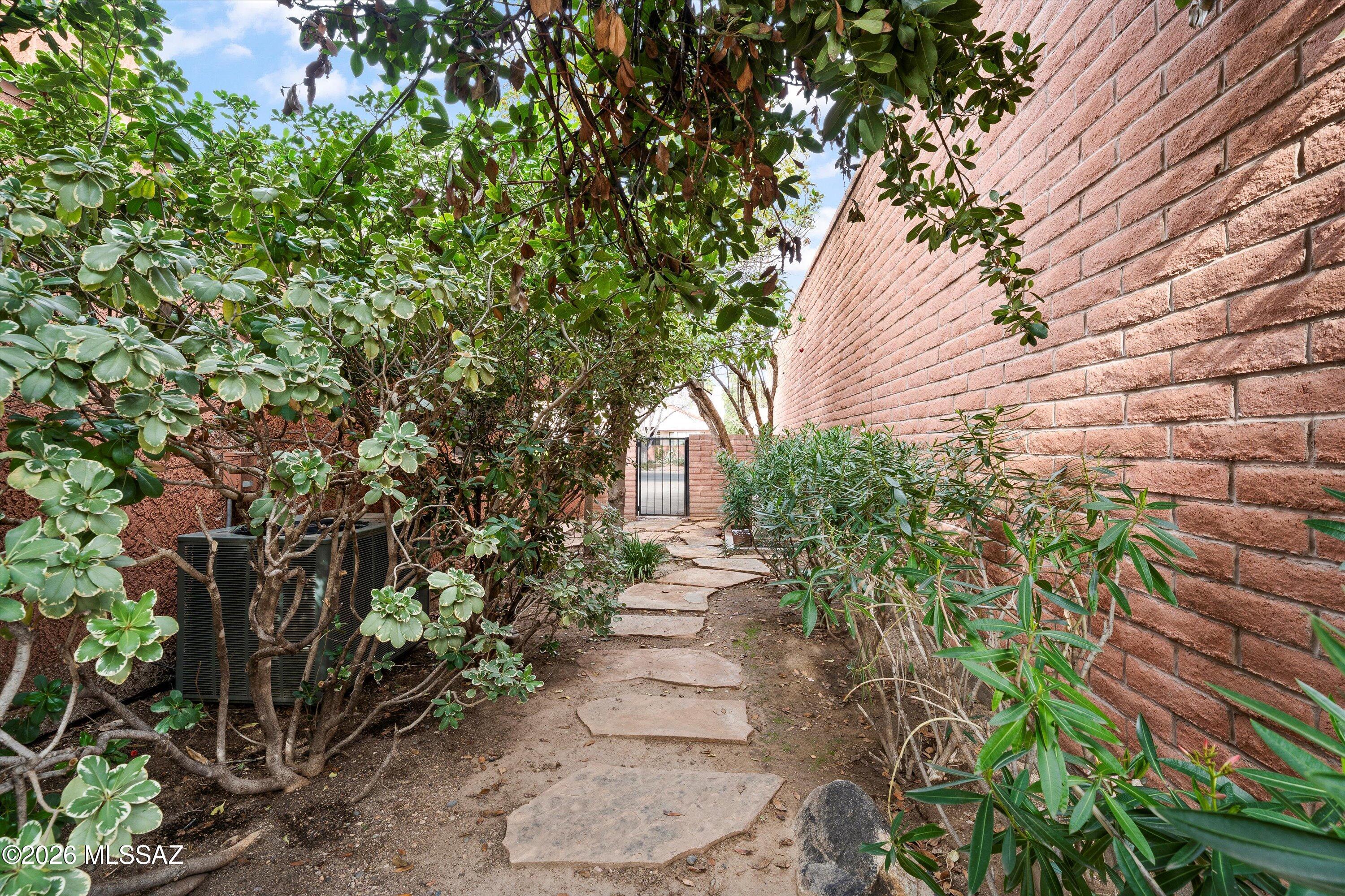 3167 N Willow Creek Drive